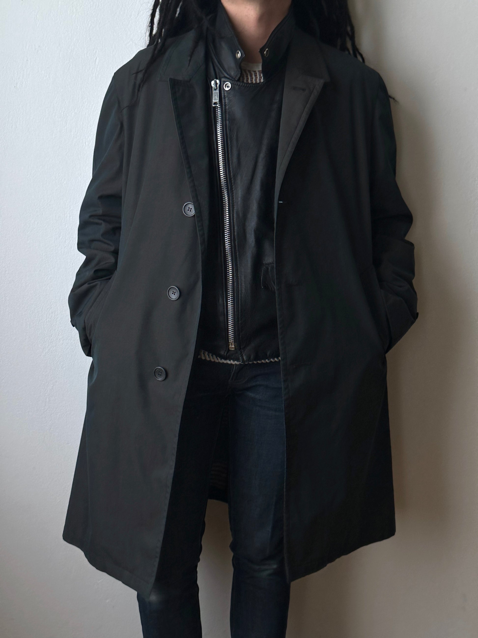 1980s Italian Iridescent waterproof coat 80年代 イタリア古着 イタリア製 玉虫 コート Toto Praha Vintage clothing shop Antique shop 古着屋 プラハ Showroom appointment Prague ユーロ古着 ヨーロッパ古着 古着卸 ヴィンテージ