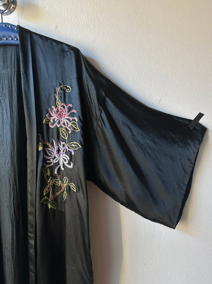 -1970s silk china gown with flower embroidery