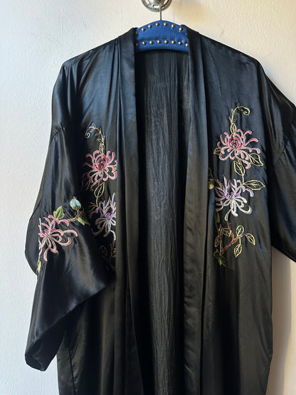 -1970s silk china gown with flower embroidery