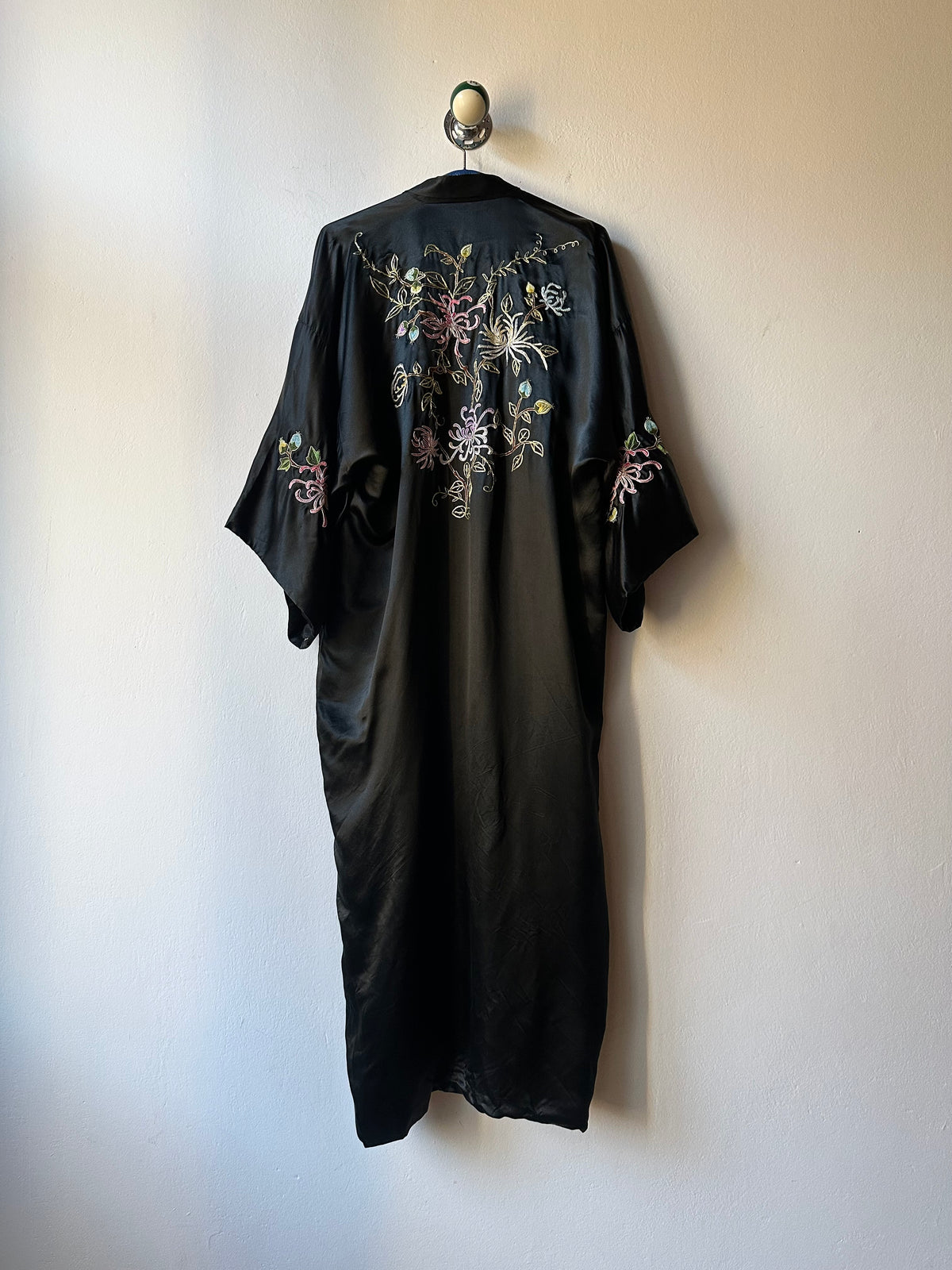 -1970s silk china gown with flower embroidery