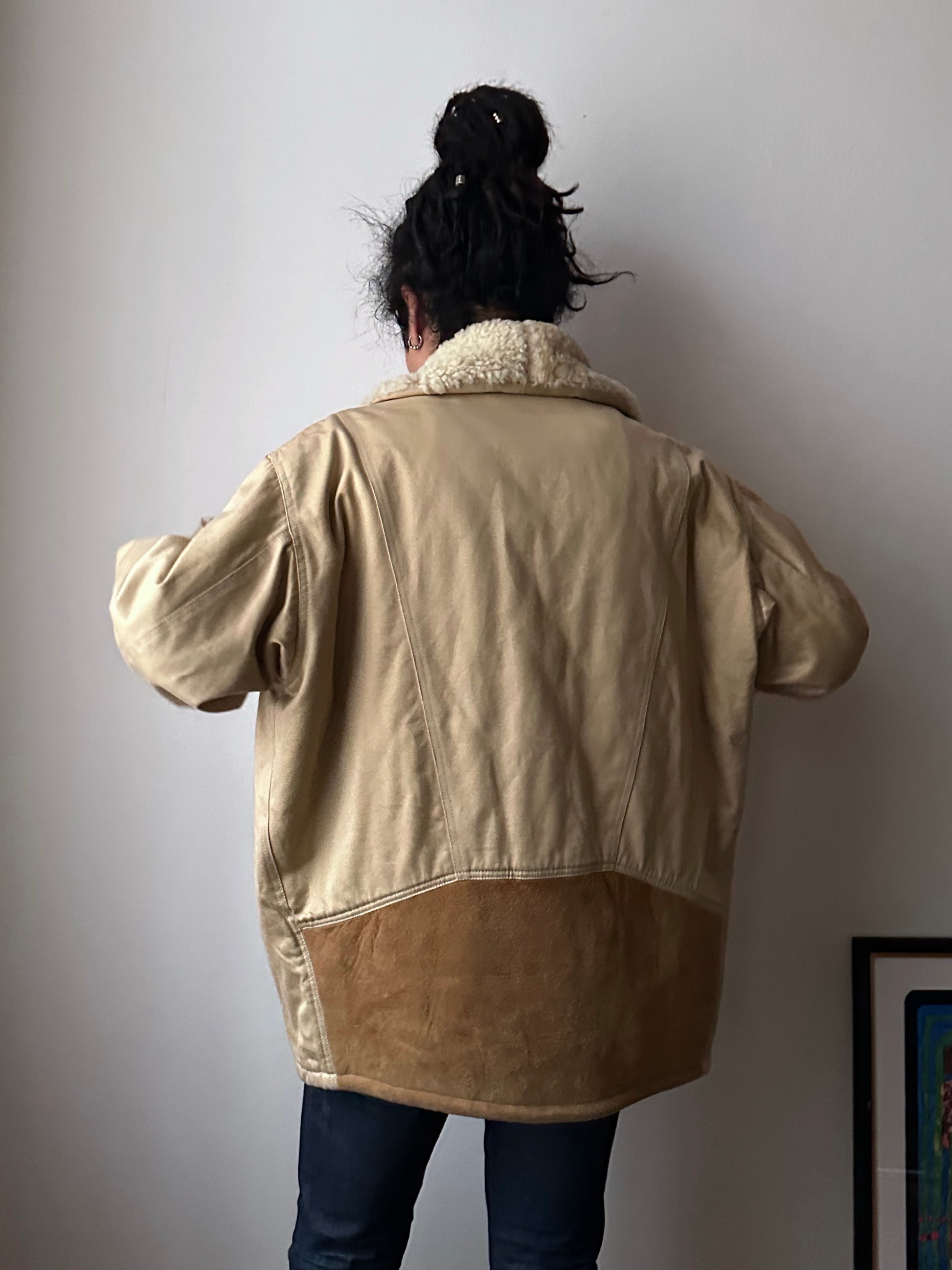 1980's Mouton Jacket France French 80年代  Vintage Toto Praha Vintage clothing store Antique shop 80年代 フランス古着 ユーロ古着 プラハ 古着屋 古着 古着卸 フランス買い付け ムートン ショールカラー Chevignon