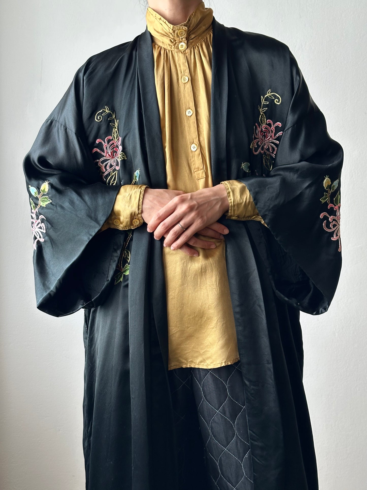 -1970s silk china gown with flower embroidery