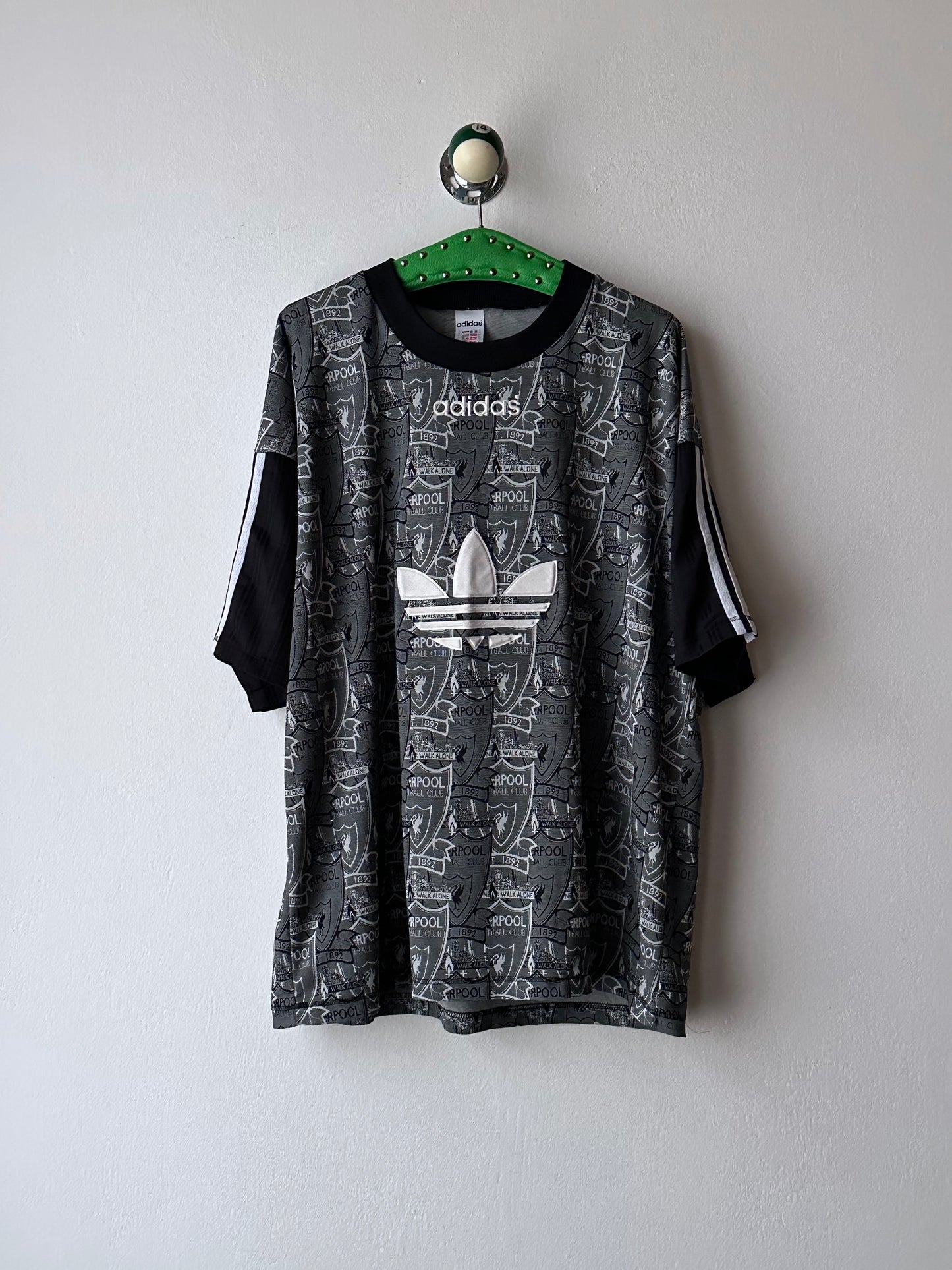 90's Liverpool Adidas アディダス リバプール premier league プレミアリーグ 90年代 Football shirt サッカーシャツ Made in England イギリス製 Vintage ヴィンテージ Toto Praha Antique shop Vintage clothing store Prague 古着屋 アンティークショップ ユーロ古着 ヨーロッパ古着 古着卸