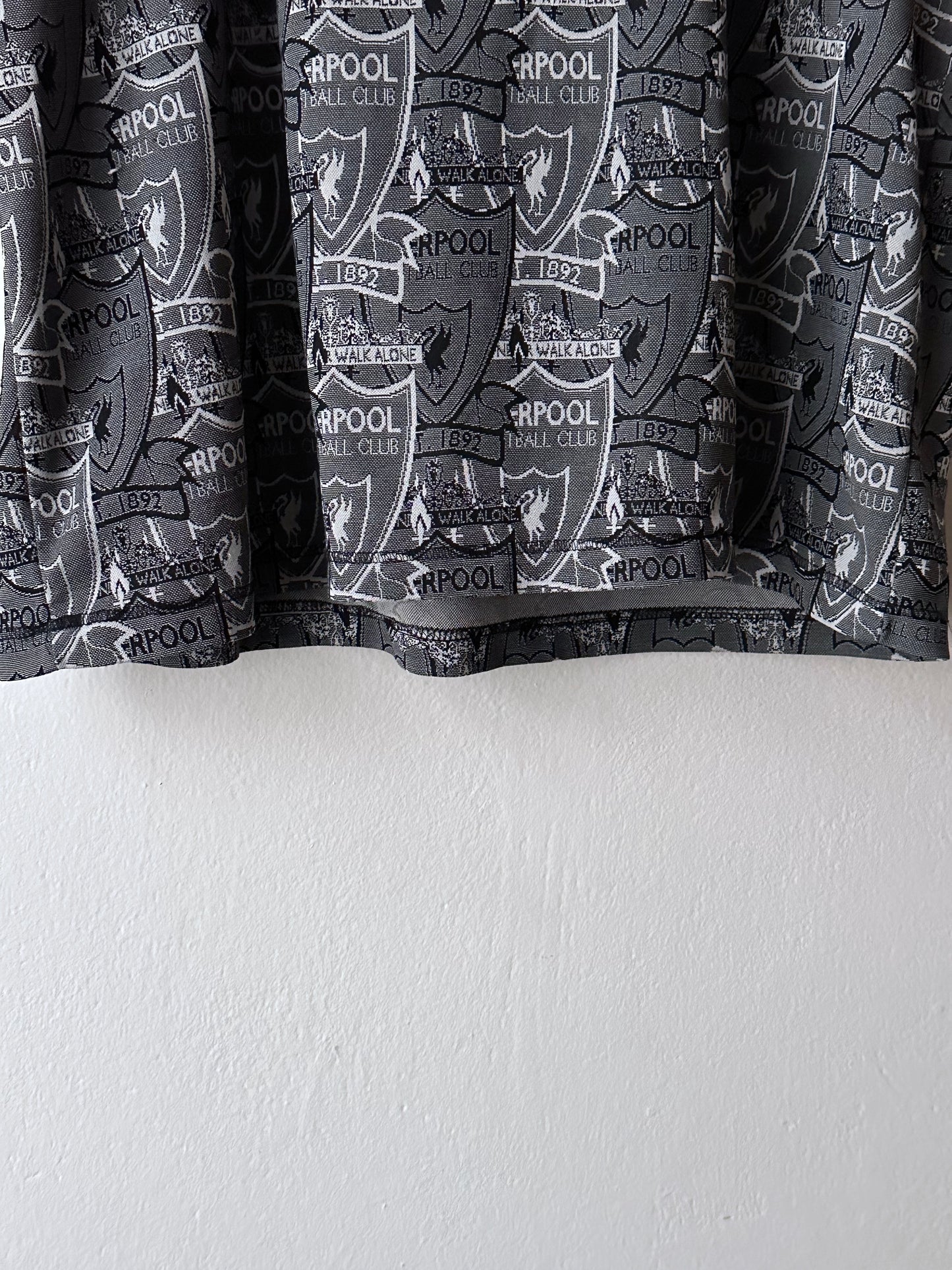 90's Liverpool Adidas アディダス リバプール premier league プレミアリーグ 90年代 Football shirt サッカーシャツ Made in England イギリス製 Vintage ヴィンテージ Toto Praha Antique shop Vintage clothing store Prague 古着屋 アンティークショップ ユーロ古着 ヨーロッパ古着 古着卸