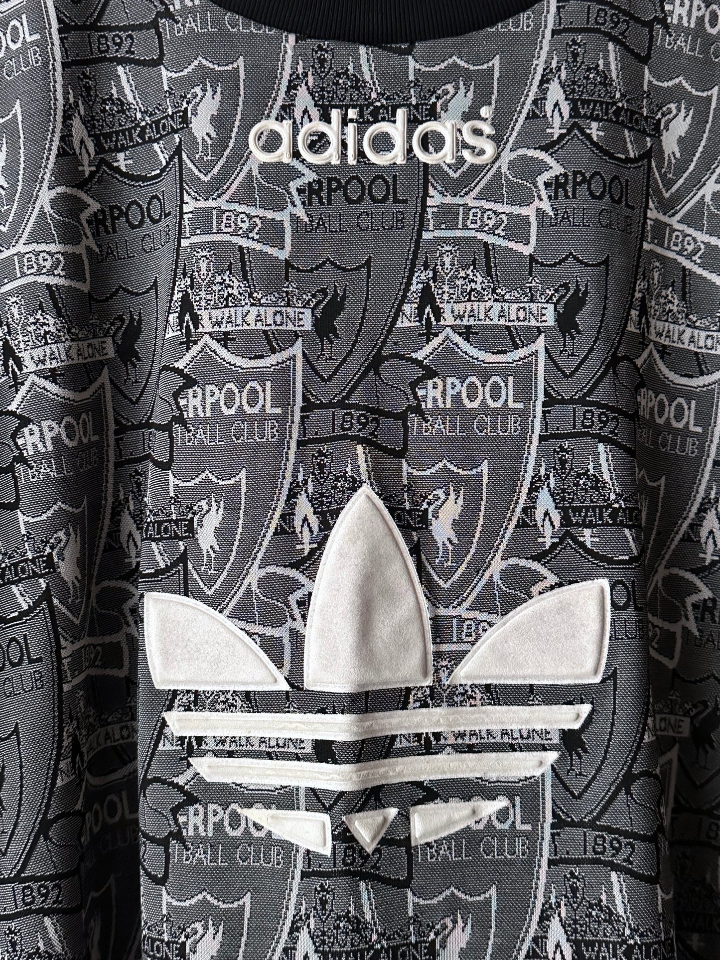 90's Liverpool Adidas アディダス リバプール premier league プレミアリーグ 90年代 Football shirt サッカーシャツ Made in England イギリス製 Vintage ヴィンテージ Toto Praha Antique shop Vintage clothing store Prague 古着屋 アンティークショップ ユーロ古着 ヨーロッパ古着 古着卸