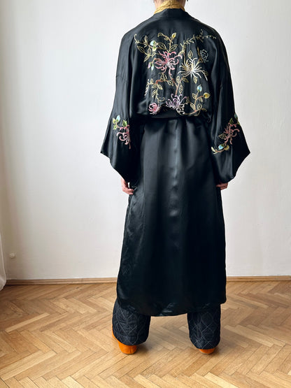 -1970s silk china gown with flower embroidery