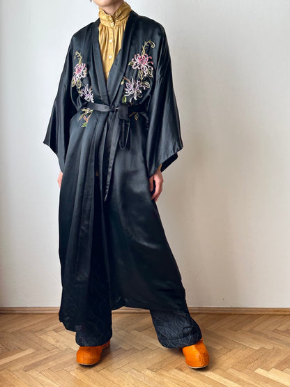 -1970s silk china gown with flower embroidery