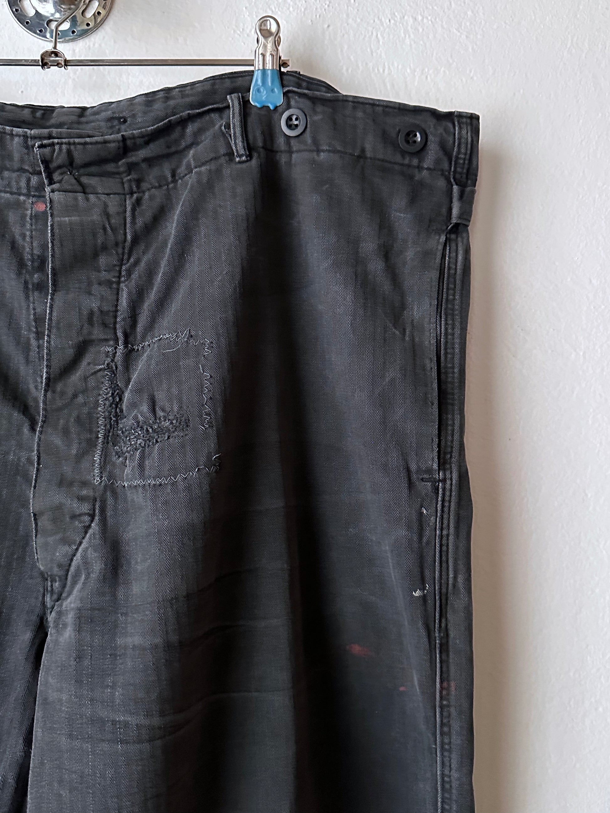 Black 黒 1980's East German work trousers 東ドイツ ワークパンツ 80年代 ヘリンボーン Vintage ヴィンテージ Toto Praha Antique shop Vintage clothing store Prague 古着屋 アンティークショップ ユーロ古着 ヨーロッパ古着 古着卸