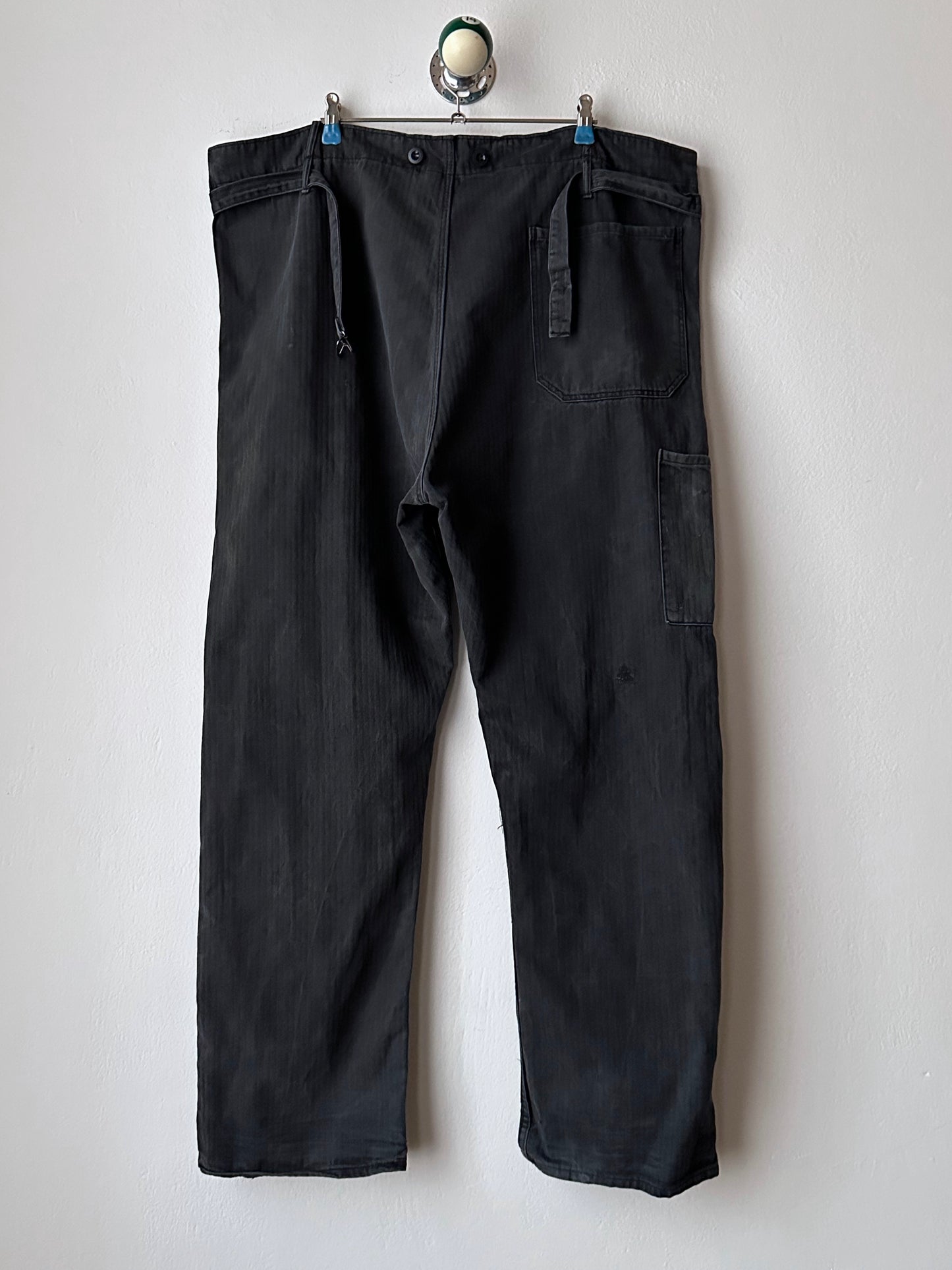 Black 黒 1980's East German work trousers 東ドイツ ワークパンツ 80年代 ヘリンボーン Vintage ヴィンテージ Toto Praha Antique shop Vintage clothing store Prague 古着屋 アンティークショップ ユーロ古着 ヨーロッパ古着 古着卸