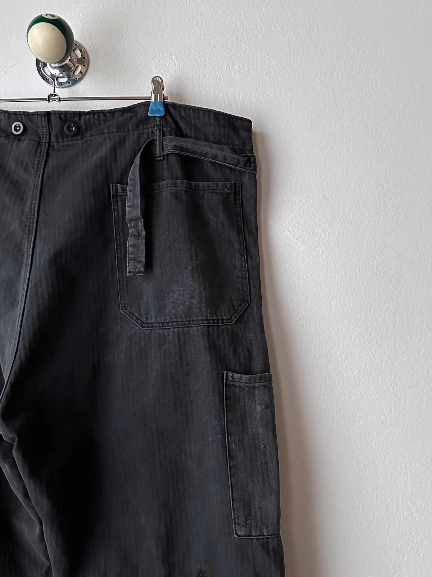 Black 黒 1980's East German work trousers 東ドイツ ワークパンツ 80年代 ヘリンボーン Vintage ヴィンテージ Toto Praha Antique shop Vintage clothing store Prague 古着屋 アンティークショップ ユーロ古着 ヨーロッパ古着 古着卸