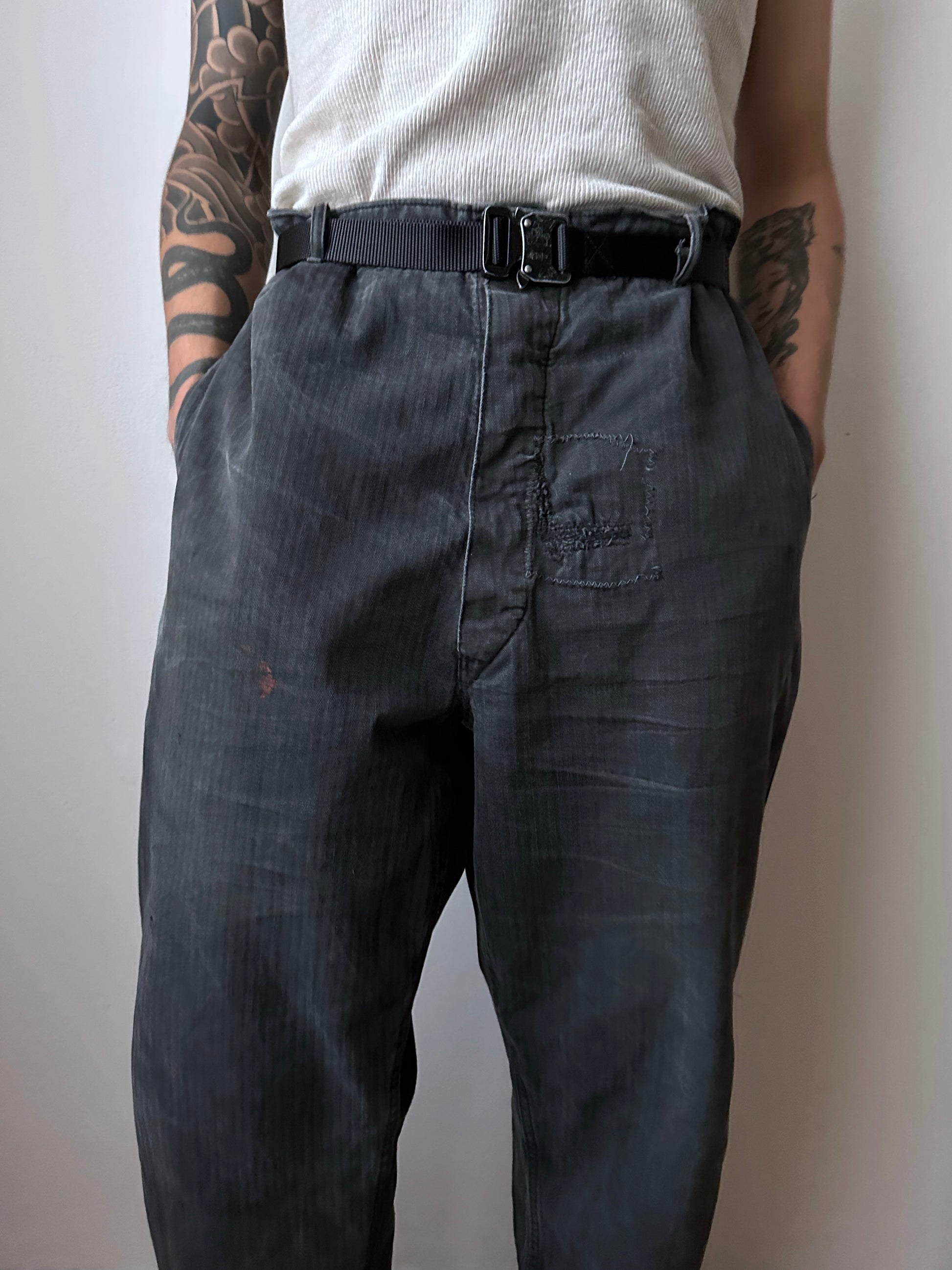 Black 黒 1980's East German work trousers 東ドイツ ワークパンツ 80年代 ヘリンボーン Vintage ヴィンテージ Toto Praha Antique shop Vintage clothing store Prague 古着屋 アンティークショップ ユーロ古着 ヨーロッパ古着 古着卸