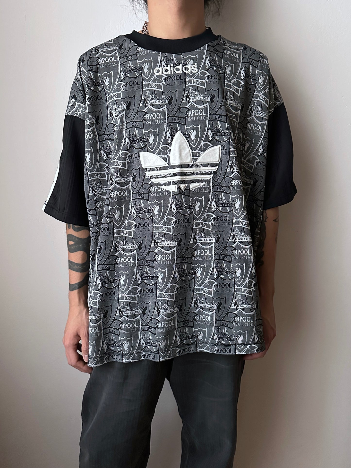 90's Liverpool Adidas アディダス リバプール premier league プレミアリーグ 90年代 Football shirt サッカーシャツ Made in England イギリス製 Vintage ヴィンテージ Toto Praha Antique shop Vintage clothing store Prague 古着屋 アンティークショップ ユーロ古着 ヨーロッパ古着 古着卸