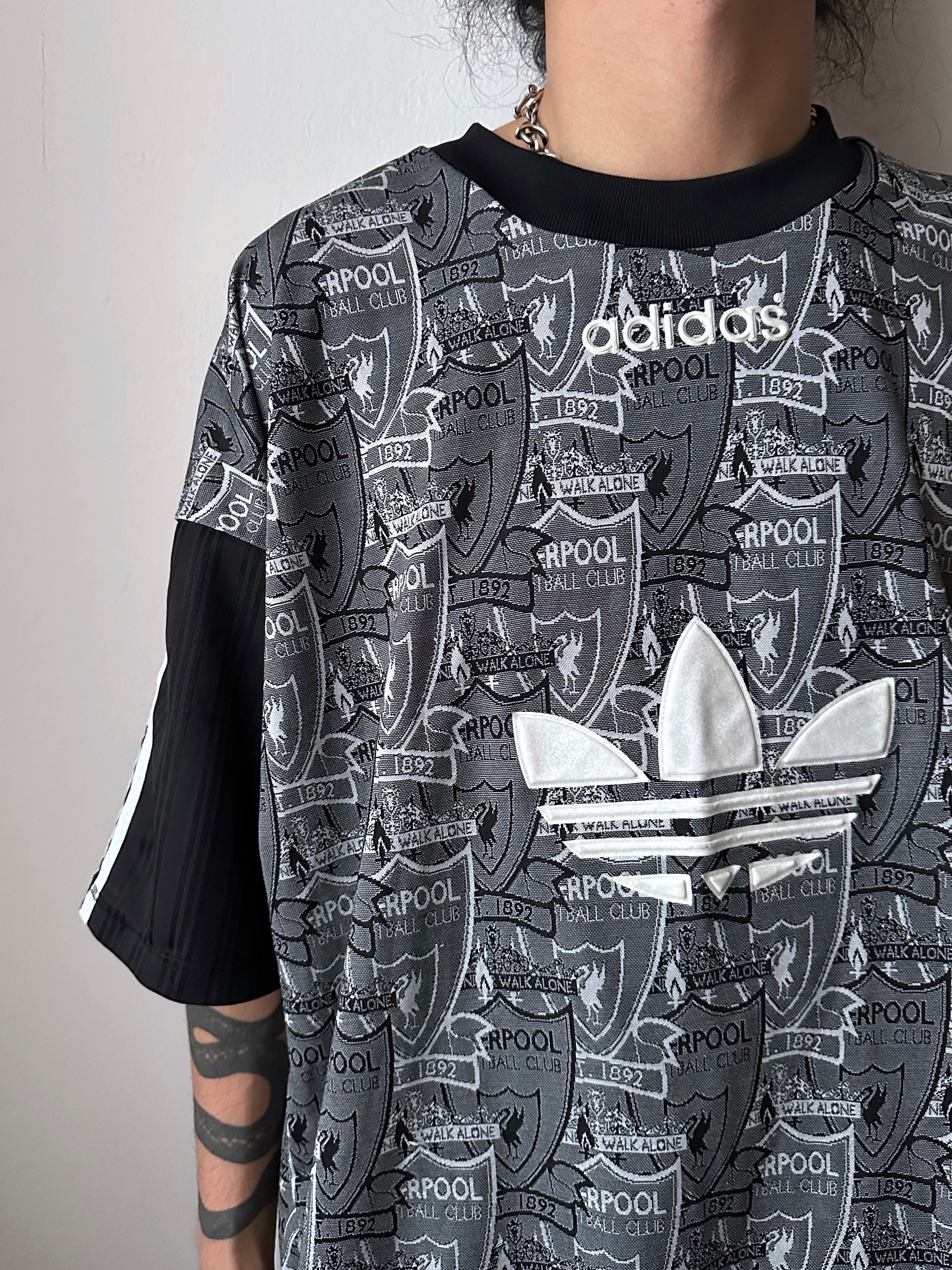 90's Liverpool Adidas アディダス リバプール premier league プレミアリーグ 90年代 Football shirt サッカーシャツ Made in England イギリス製 Vintage ヴィンテージ Toto Praha Antique shop Vintage clothing store Prague 古着屋 アンティークショップ ユーロ古着 ヨーロッパ古着 古着卸