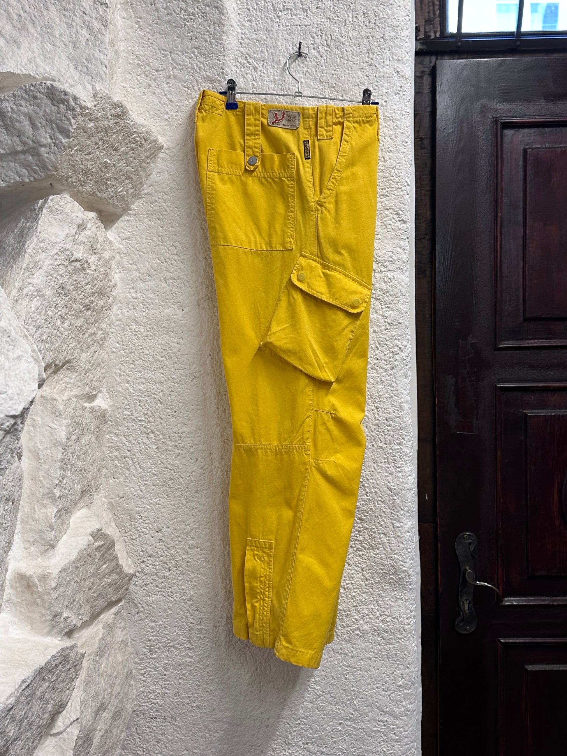 ARMANI JEANS アルマーニジーンズ Toto Vintage clothing store Antique shop Praha Prague Vintage ヴィンテージ プラハ 古着屋 古着 アンティークショップ ユーロ古着  ヨーロッパ古着 Made in Rumania ルーマニア製 yellow 黄色 