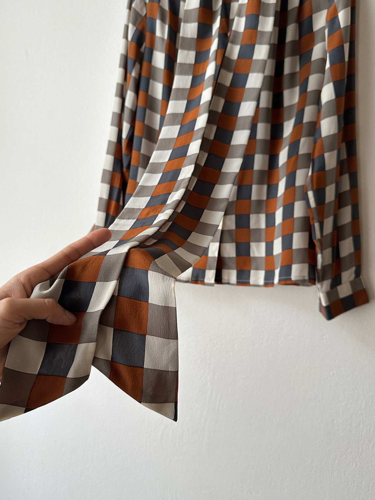 Avance block silk tie blouse