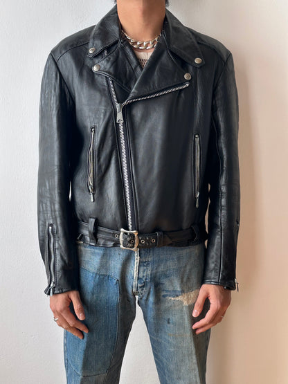 70's Leather Biker Jacket motorcycle 70年代 Vintage ヴィンテージ Made in England UK ロンジャン ルイスレザー Toto 古着屋 プラハ 古着 ラモーンズ ユーロ古着 イギリス古着 ヨーロッパ古着 古着卸 Praha Prague Vintage store ヴィンテージショップ モーターサイクル レザー Black 黒 Punks Punk パンク 