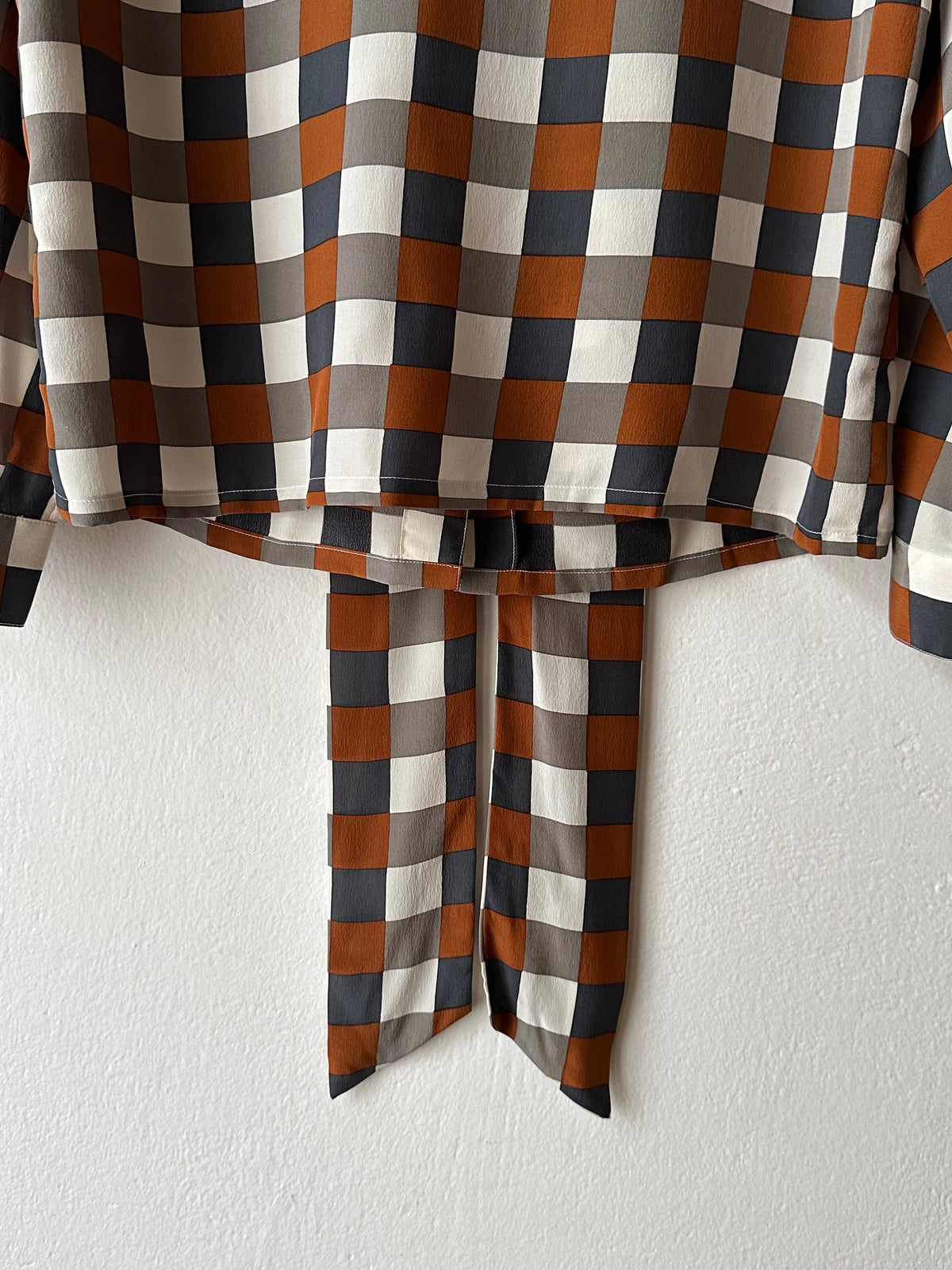 Avance block silk tie blouse