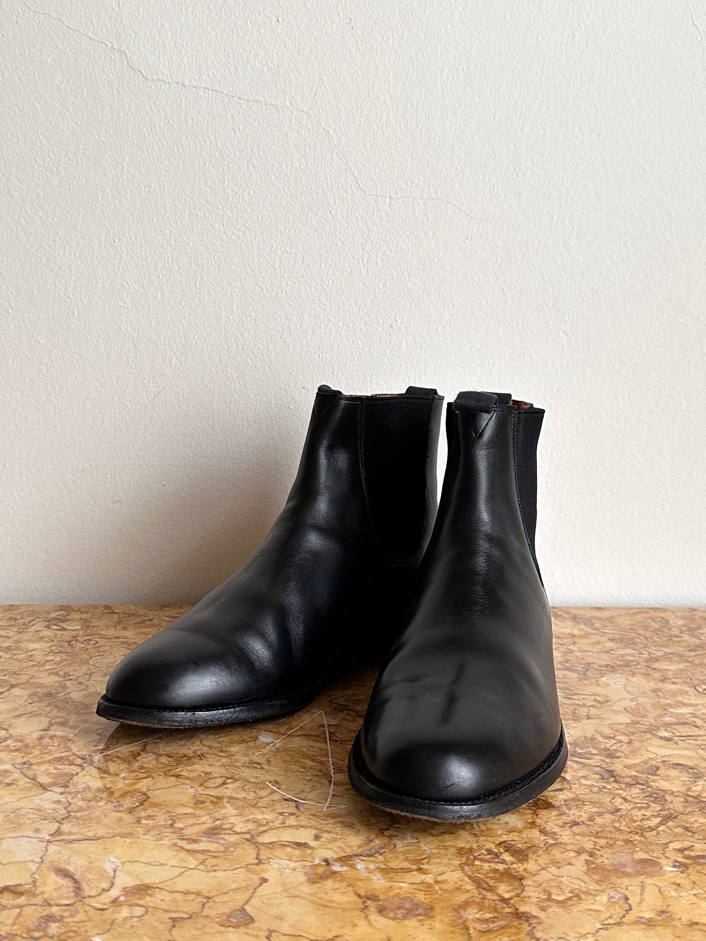 Paraboot Pecari Vintage French army Military パラブーツ サイドゴアブーツ Chelsea boot チェルシーブーツ Made in France フランス軍 フランス製 ヴィンテージ  プラハ  古着屋  Praha Vintage store Prague ユーロ古着 ヨーロッパ古着