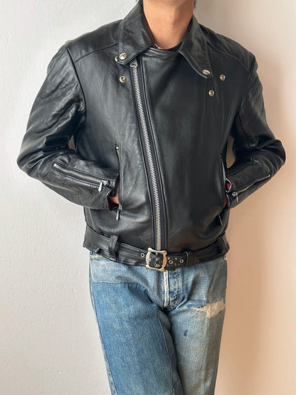 70's Leather Biker Jacket motorcycle 70年代 Vintage ヴィンテージ Made in England UK ロンジャン ルイスレザー Toto 古着屋 プラハ 古着 ラモーンズ ユーロ古着 イギリス古着 ヨーロッパ古着 古着卸 Praha Prague Vintage store ヴィンテージショップ モーターサイクル レザー Black 黒 Punks Punk パンク 