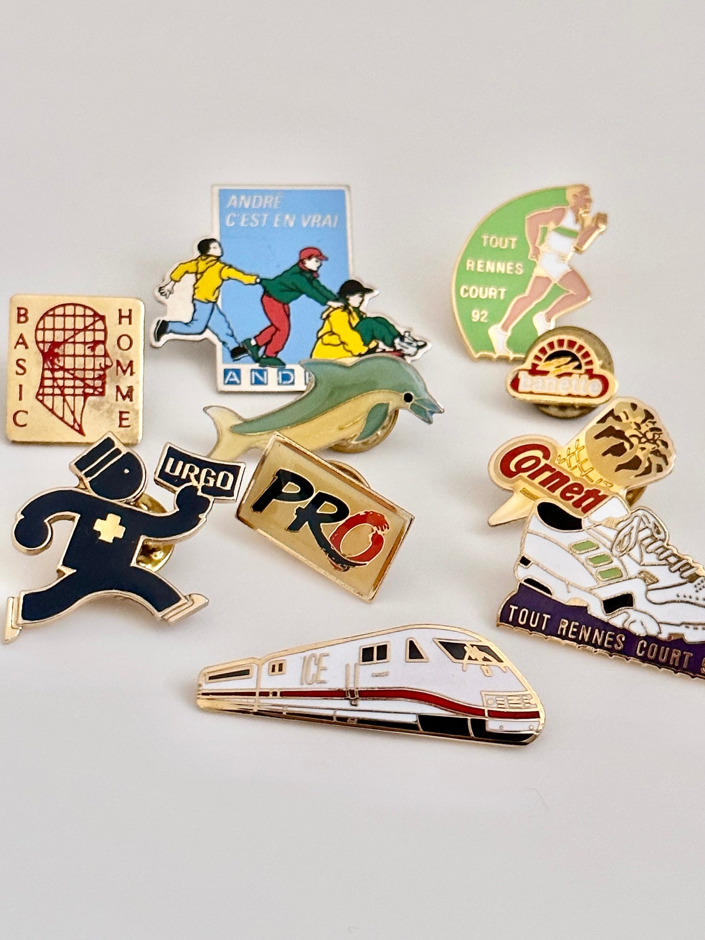 french vintage pins advertisement