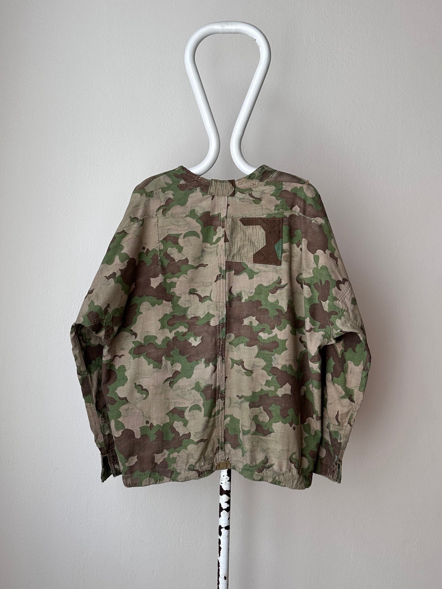 1960's Československá lidová armáda Clouds camouflage reversible jacket 60年代 ヴィンテージ Vintage チェコスロバキア Military ミリタリー ユーロミリタリー Toto 古着屋 プラハ 古着 Praha Prague Vintage store Smock DUBÁKY camouflage ユーロ古着 ヨーロッパ古着 Czech Army チェコスロバキア人民軍 50's 50年代 WW2 戦争 古着卸 