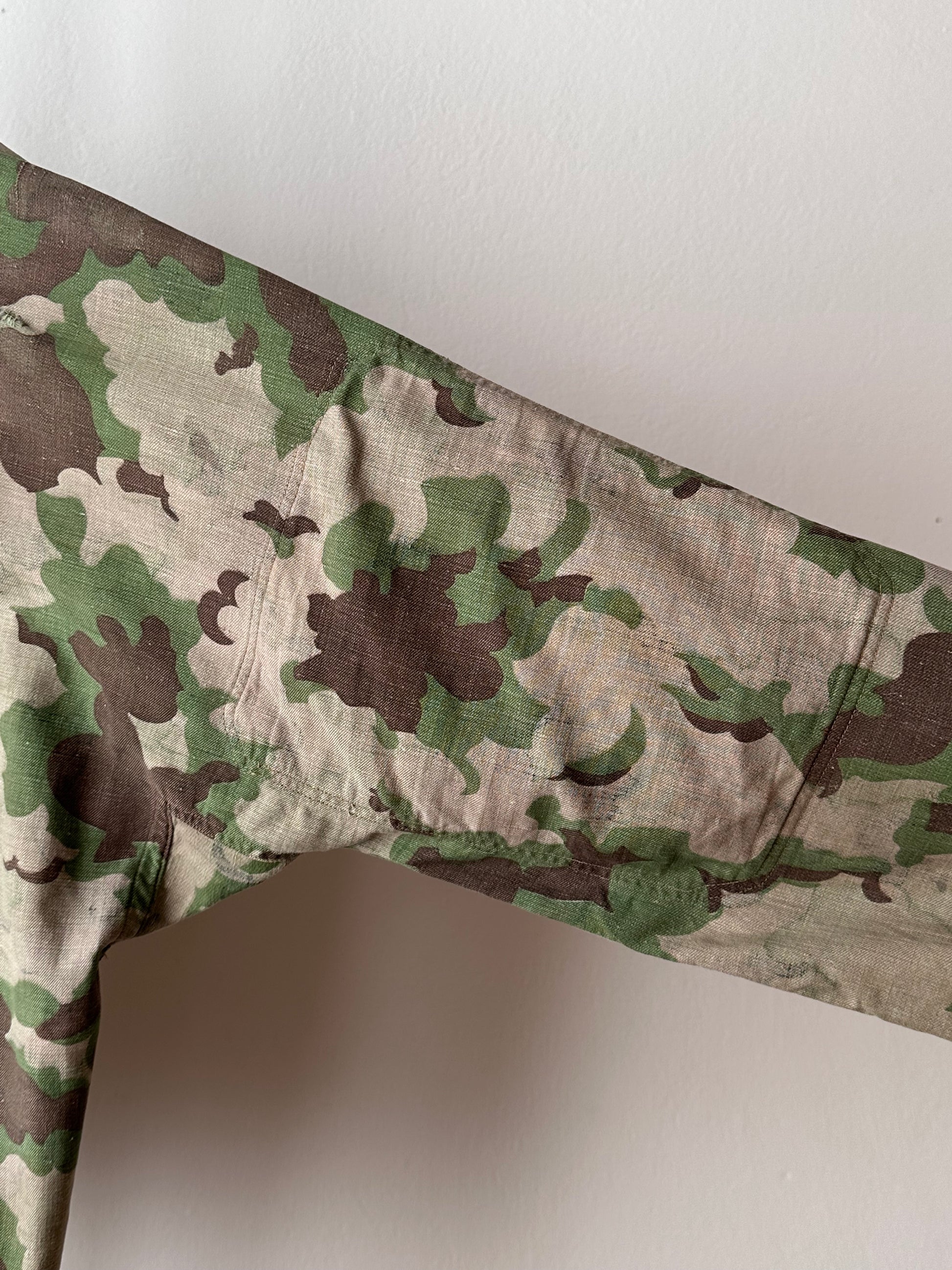 1960's Československá lidová armáda Clouds camouflage reversible jacket 60年代 ヴィンテージ Vintage チェコスロバキア Military ミリタリー ユーロミリタリー Toto 古着屋 プラハ 古着 Praha Prague Vintage store Smock DUBÁKY camouflage ユーロ古着 ヨーロッパ古着 Czech Army チェコスロバキア人民軍 50's 50年代 WW2 戦争 古着卸 