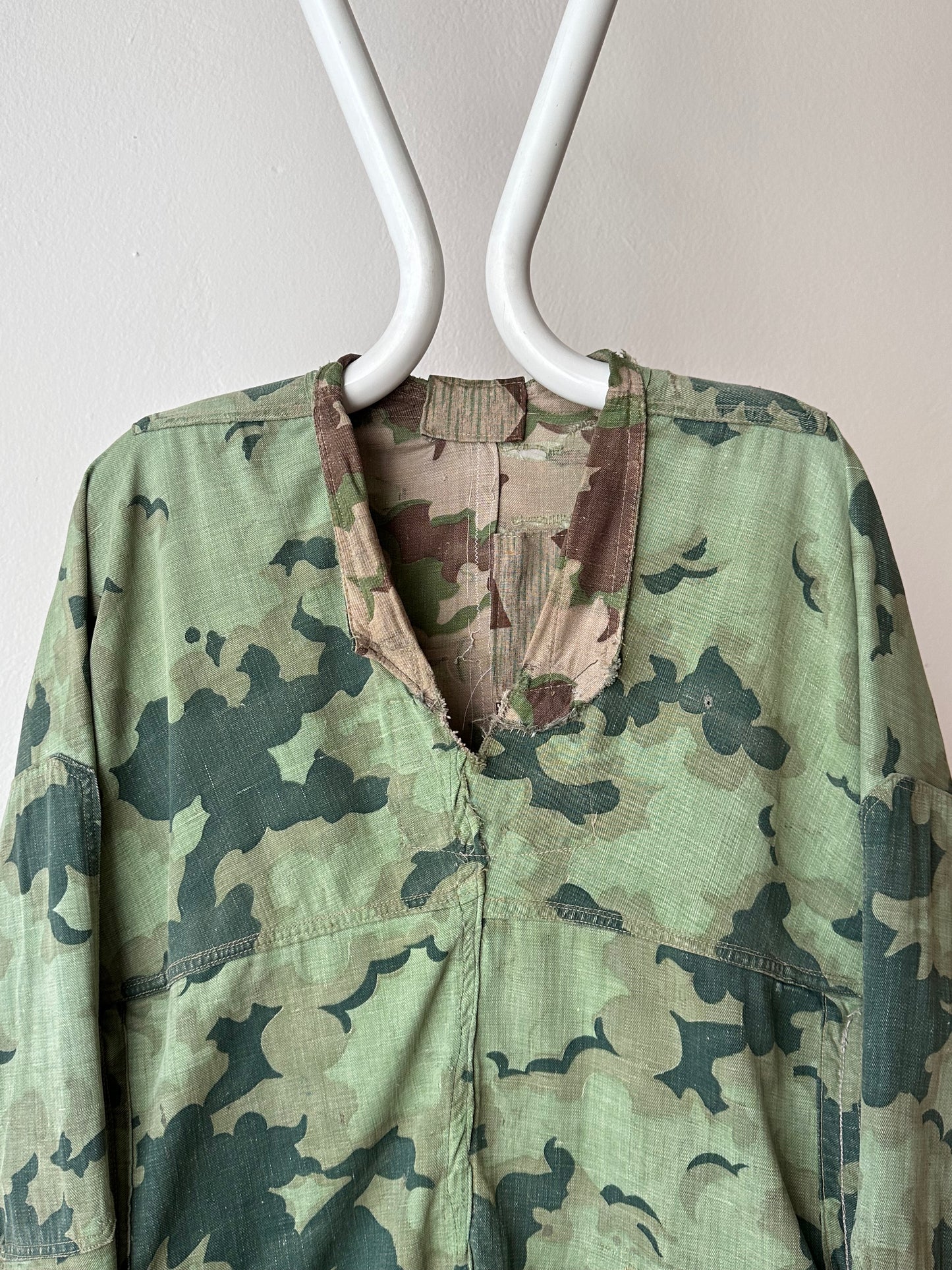 1960's Československá lidová armáda Clouds camouflage reversible jacket 60年代 ヴィンテージ Vintage チェコスロバキア Military ミリタリー ユーロミリタリー Toto 古着屋 プラハ 古着 Praha Prague Vintage store Smock DUBÁKY camouflage ユーロ古着 ヨーロッパ古着 Czech Army チェコスロバキア人民軍 50's 50年代 WW2 戦争 古着卸 