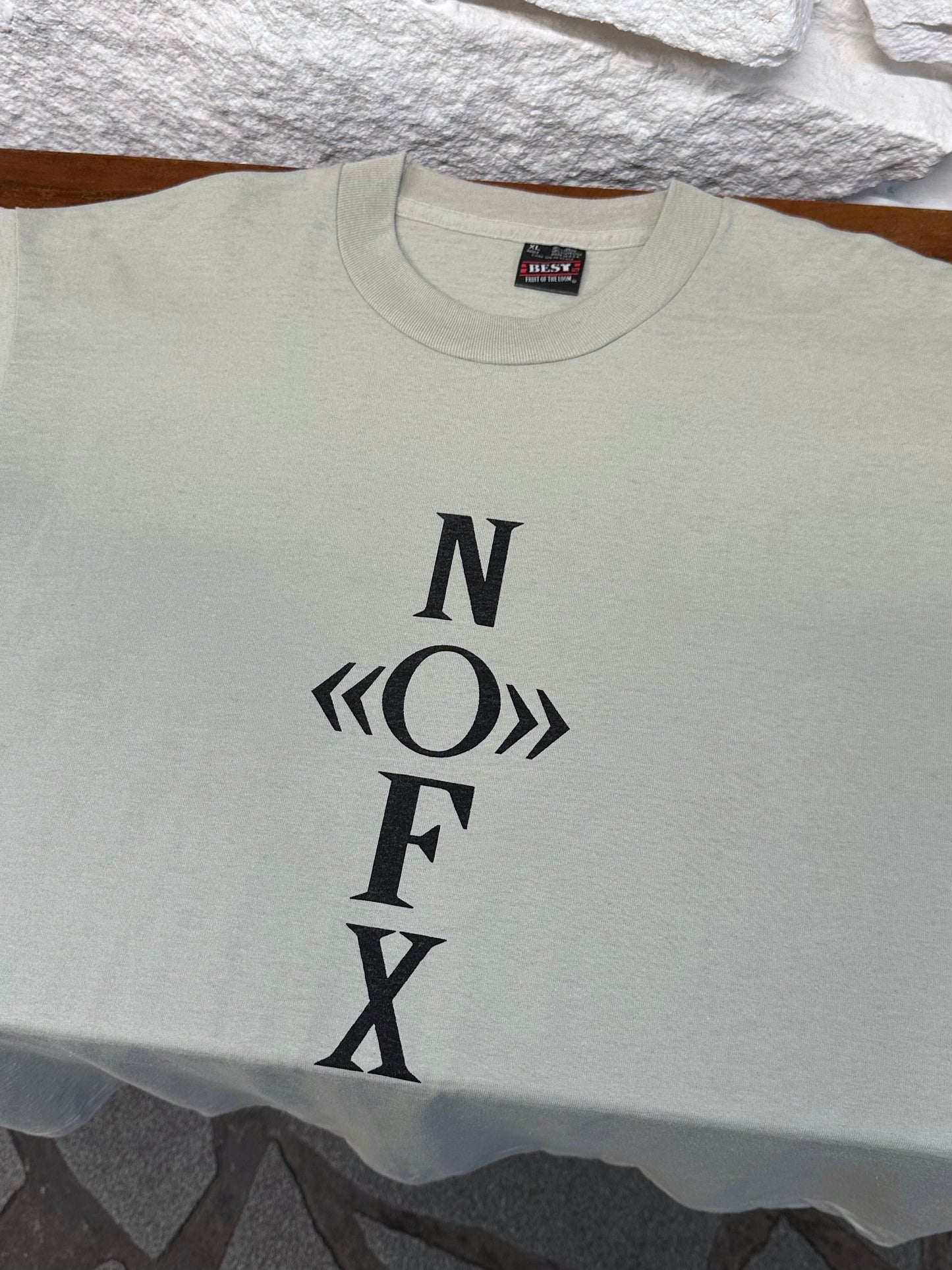 90's 90年代 NOFX Liza and Louise Band T-shirt Tシャツ Tee バンT 1990年代 ヴィンテージ Toto Praha Vintage clothing store Antique shop Prague 古着屋 アンティークショップ プラハ ユーロ古着  ヨーロッパ古着 古着卸 