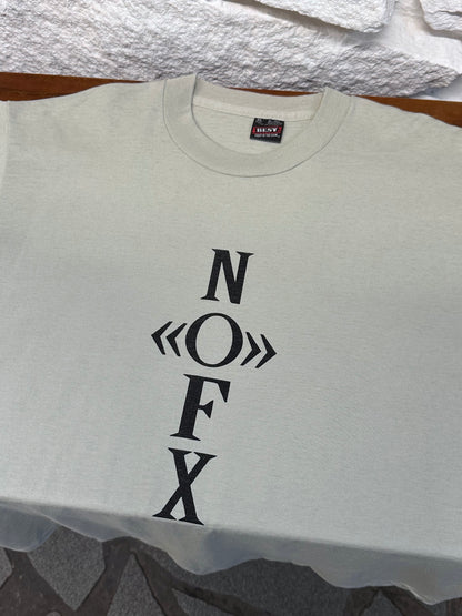 90's 90年代 NOFX Liza and Louise Band T-shirt Tシャツ Tee バンT 1990年代 ヴィンテージ Toto Praha Vintage clothing store Antique shop Prague 古着屋 アンティークショップ プラハ ユーロ古着  ヨーロッパ古着 古着卸 