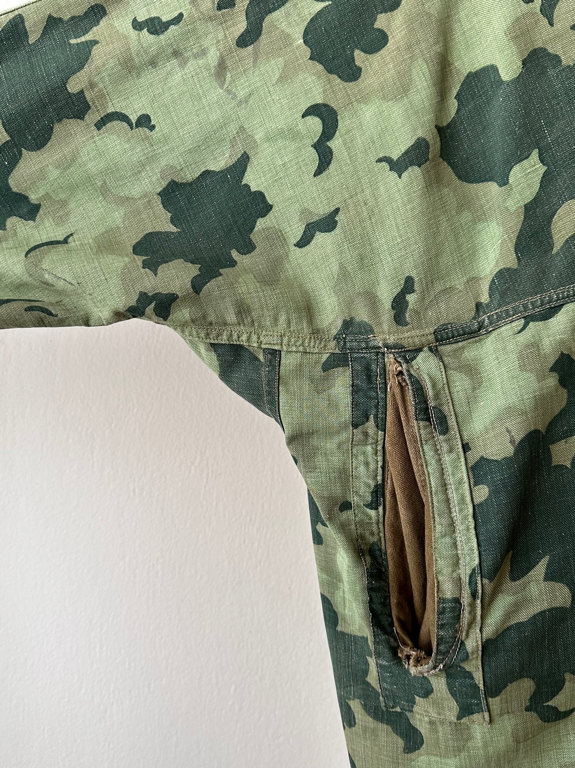 1960's Československá lidová armáda Clouds camouflage reversible jacket 60年代 ヴィンテージ Vintage チェコスロバキア Military ミリタリー ユーロミリタリー Toto 古着屋 プラハ 古着 Praha Prague Vintage store Smock DUBÁKY camouflage ユーロ古着 ヨーロッパ古着 Czech Army チェコスロバキア人民軍 50's 50年代 WW2 戦争 古着卸 