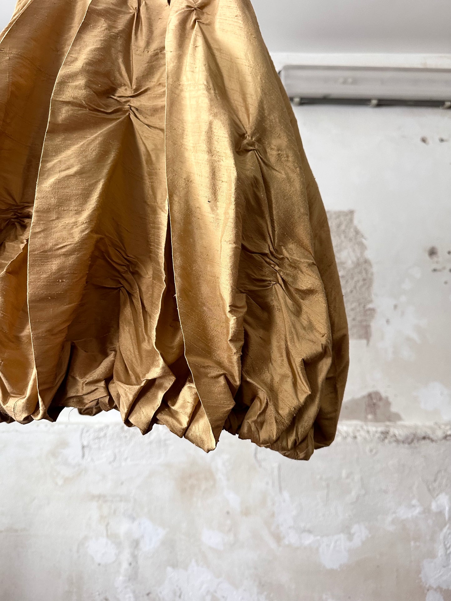 special balloon silk skirt