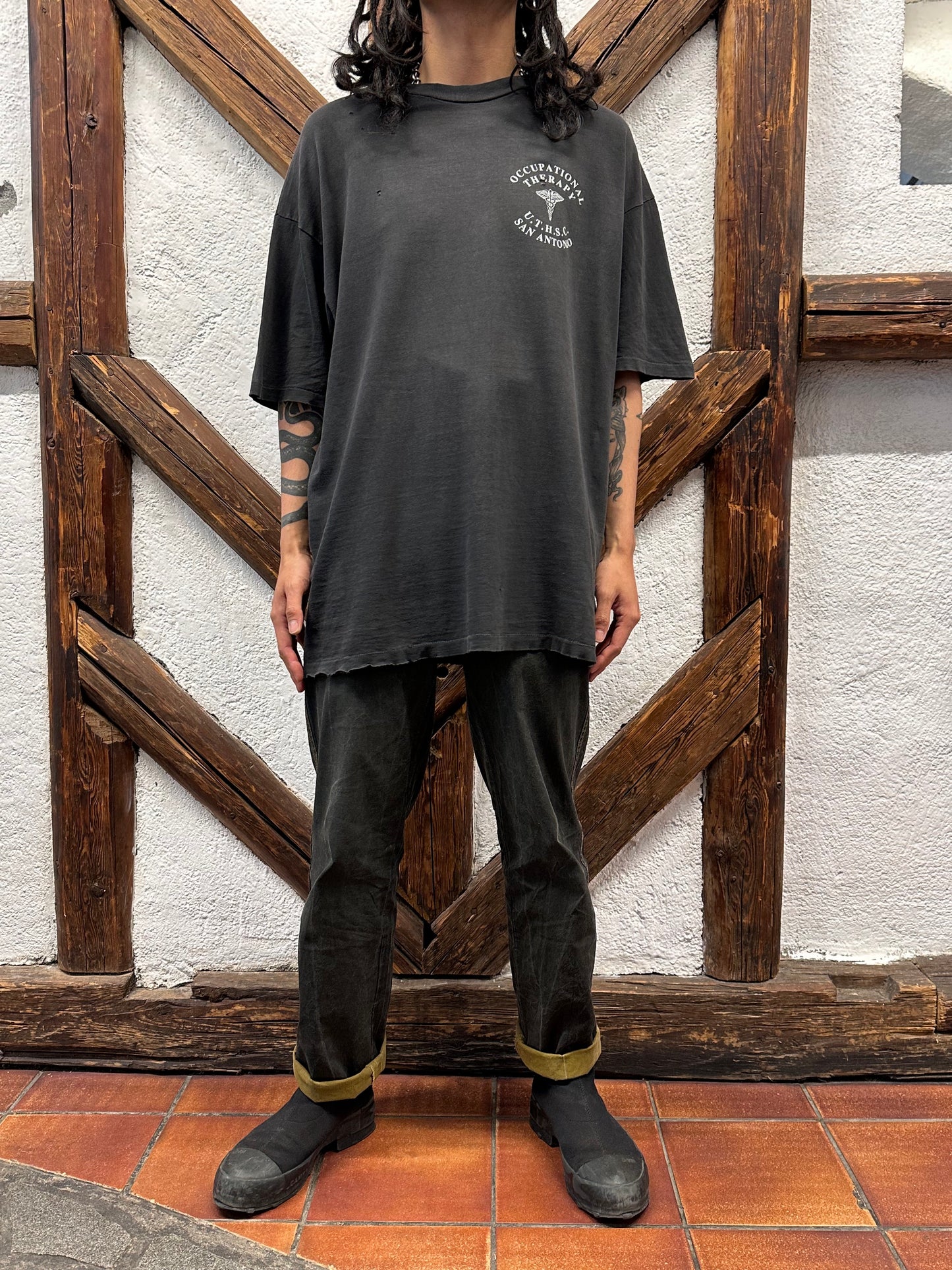 90's Occupational Therapy Vintage T-shirt Tee Tシャツ シングルステッチ 90年代 ヴィンテージ Hanes ヘインズ Toto Praha Vintage clothing store Antique shop Prague 古着屋 アンティークショップ プラハ ユーロ古着  ヨーロッパ古着 古着卸