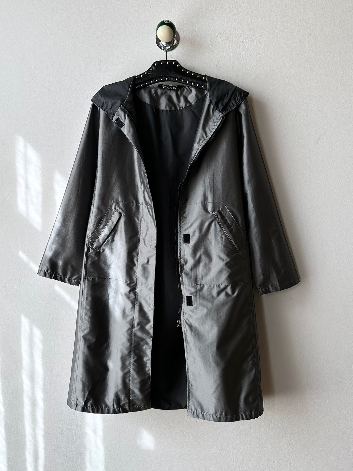 Metalic coat with back pocket