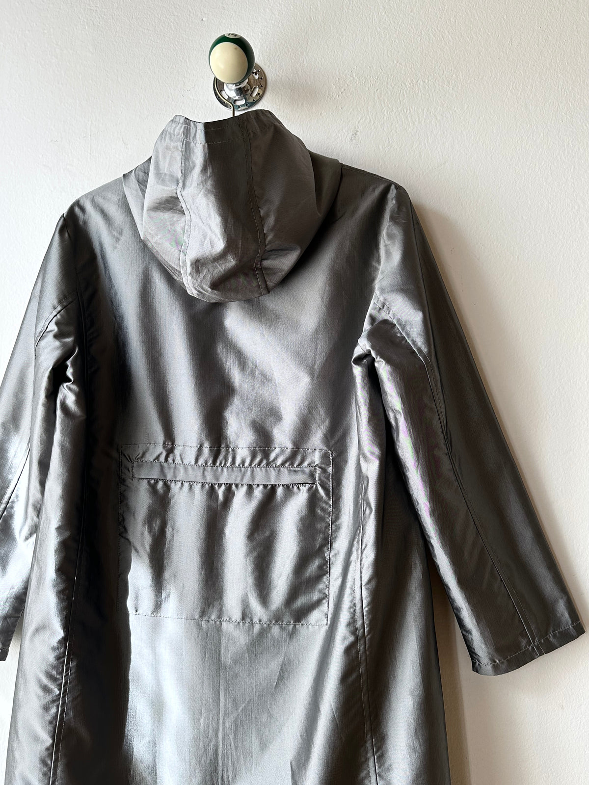 Metalic coat with back pocket