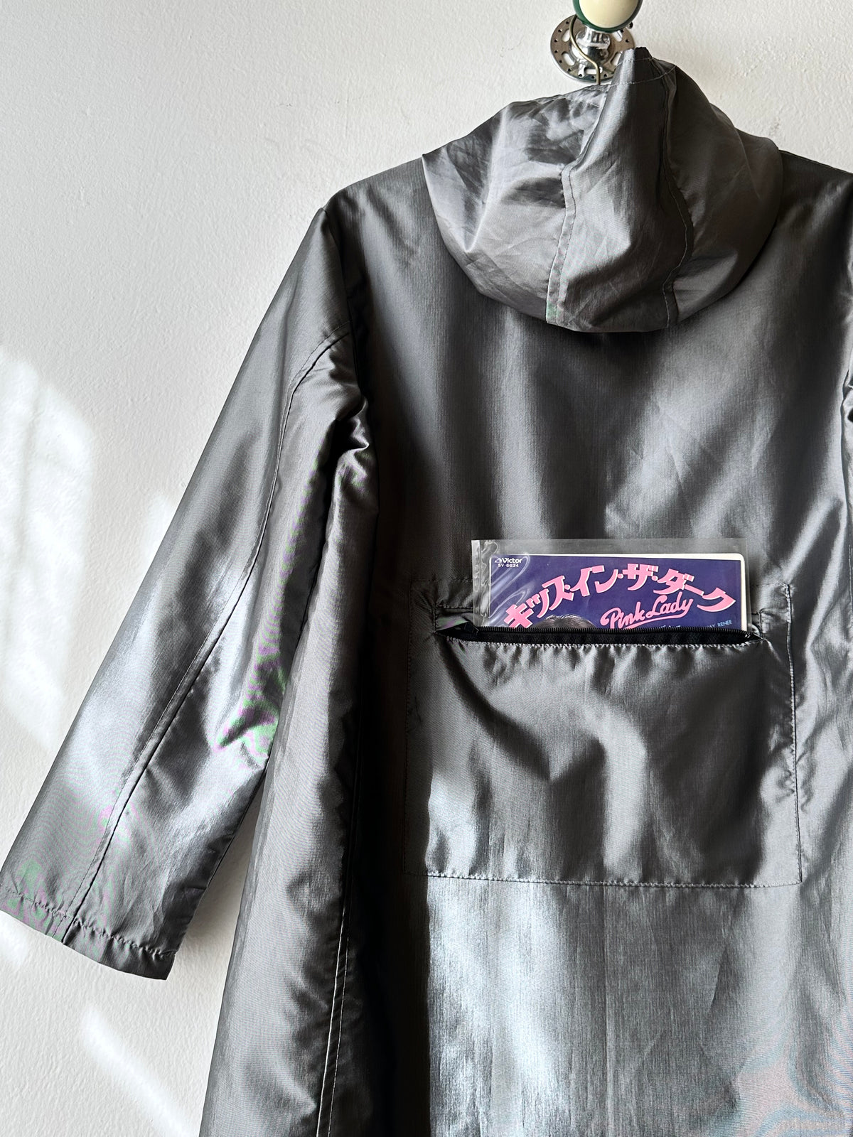Metalic coat with back pocket