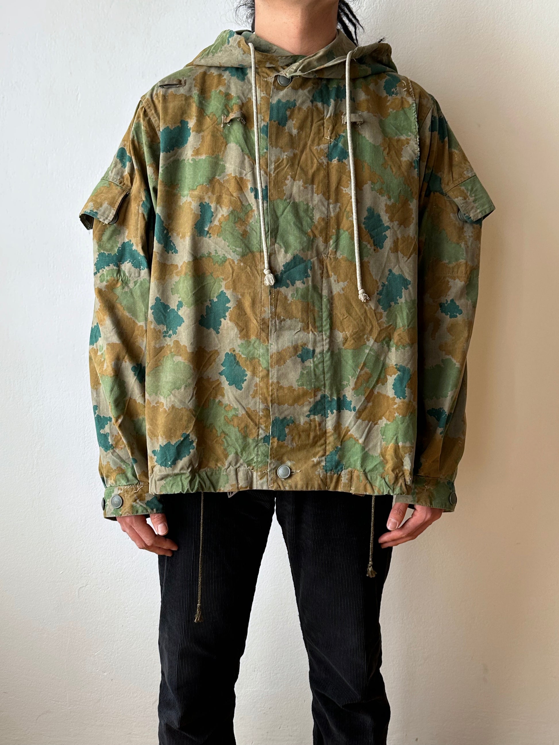 1960s East German NVA Blumentarn Camo Sniper Jacket 60年代 東ドイツ軍 人民軍 Cold war 冷戦 Toto Praha Vintage clothing shop Antique shop 古着屋 プラハ Showroom appointment Prague ユーロ古着 ヨーロッパ古着 古着卸 ヴィンテージ military ミリタリー ユーロミリタリー  レア Rare 花柄