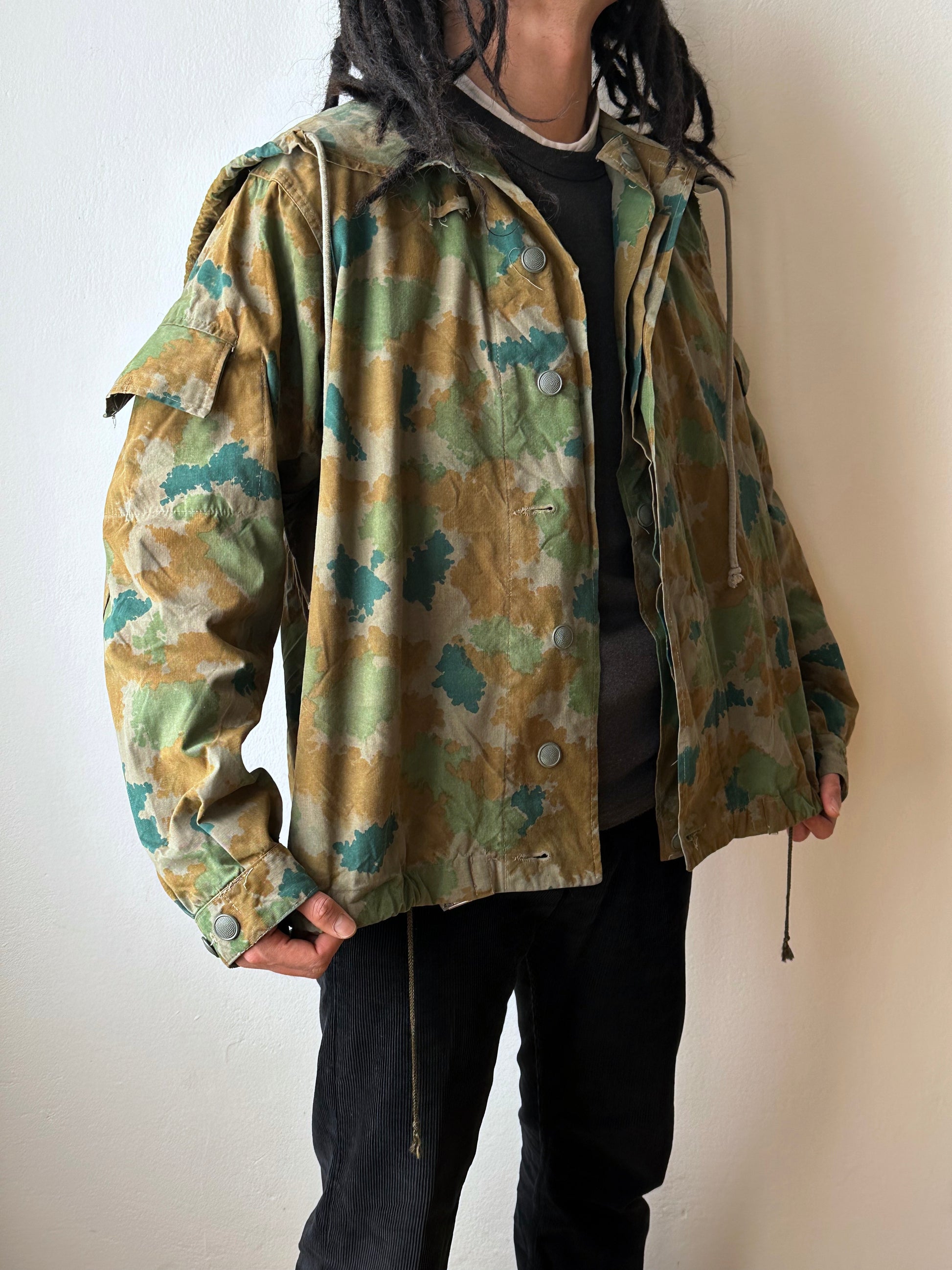 1960s East German NVA Blumentarn Camo Sniper Jacket 60年代 東ドイツ軍 人民軍 Cold war 冷戦 Toto Praha Vintage clothing shop Antique shop 古着屋 プラハ Showroom appointment Prague ユーロ古着 ヨーロッパ古着 古着卸 ヴィンテージ military ミリタリー ユーロミリタリー  レア Rare 花柄