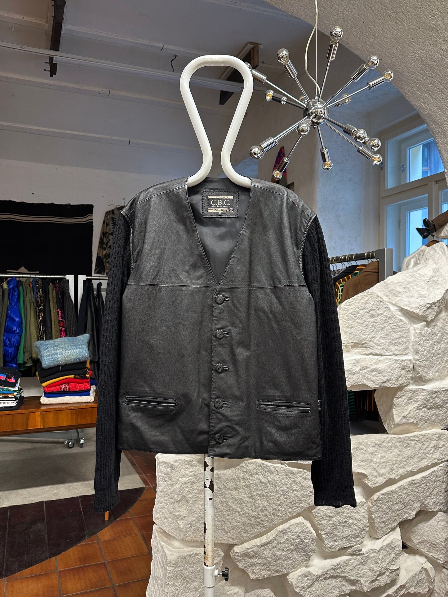 Leather Wool Cardigan レザー ニット 
カーディガン Black 黒 エルボーパッチ Toto Vintage store Vintage clothing Praha Prague プラハ 古着屋 古着 ユーロ古着 ヨーロッパ古着 古着卸 フランス買い付け