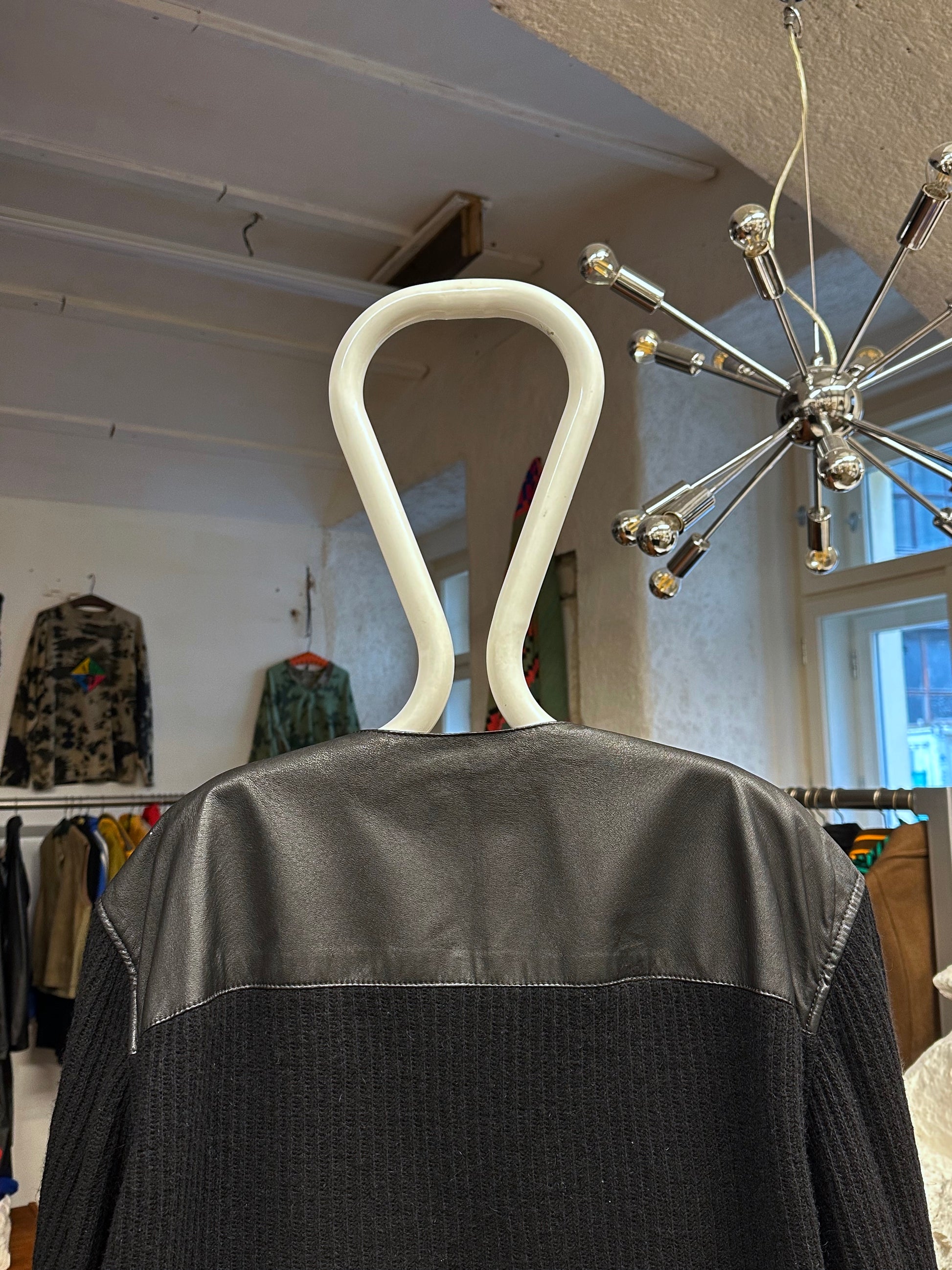 Leather Wool Cardigan レザー ニット 
カーディガン Black 黒 エルボーパッチ Toto Vintage store Vintage clothing Praha Prague プラハ 古着屋 古着 ユーロ古着 ヨーロッパ古着 古着卸 フランス買い付け