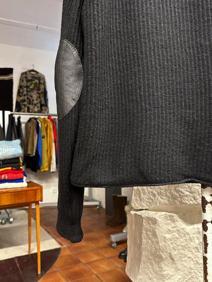 Leather Wool Cardigan レザー ニット 
カーディガン Black 黒 エルボーパッチ Toto Vintage store Vintage clothing Praha Prague プラハ 古着屋 古着 ユーロ古着 ヨーロッパ古着 古着卸 フランス買い付け