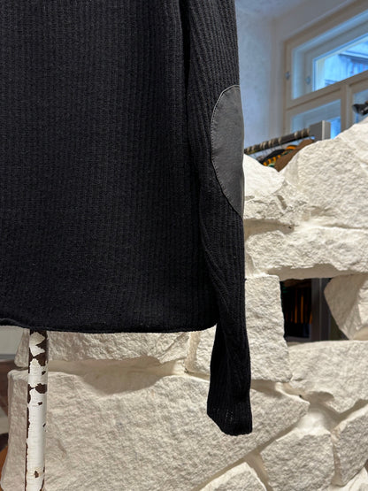 Leather Wool Cardigan レザー ニット 
カーディガン Black 黒 エルボーパッチ Toto Vintage store Vintage clothing Praha Prague プラハ 古着屋 古着 ユーロ古着 ヨーロッパ古着 古着卸 フランス買い付け