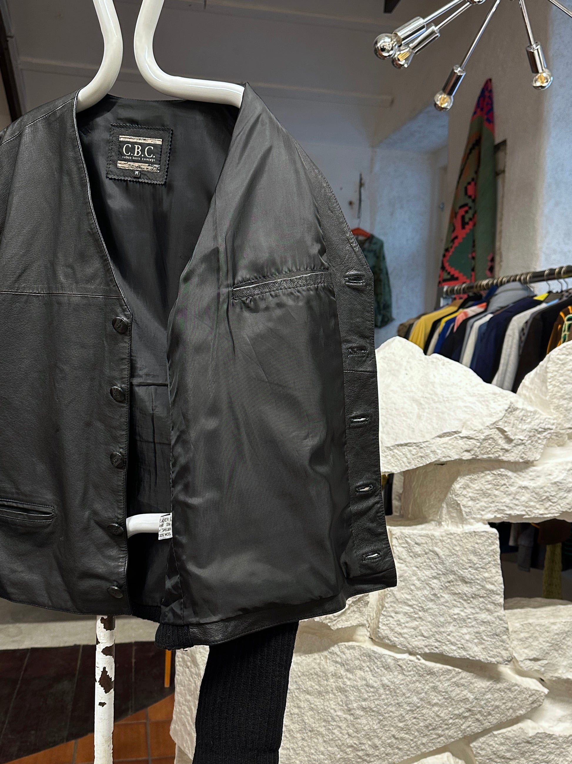 Leather Wool Cardigan レザー ニット 
カーディガン Black 黒 エルボーパッチ Toto Vintage store Vintage clothing Praha Prague プラハ 古着屋 古着 ユーロ古着 ヨーロッパ古着 古着卸 フランス買い付け