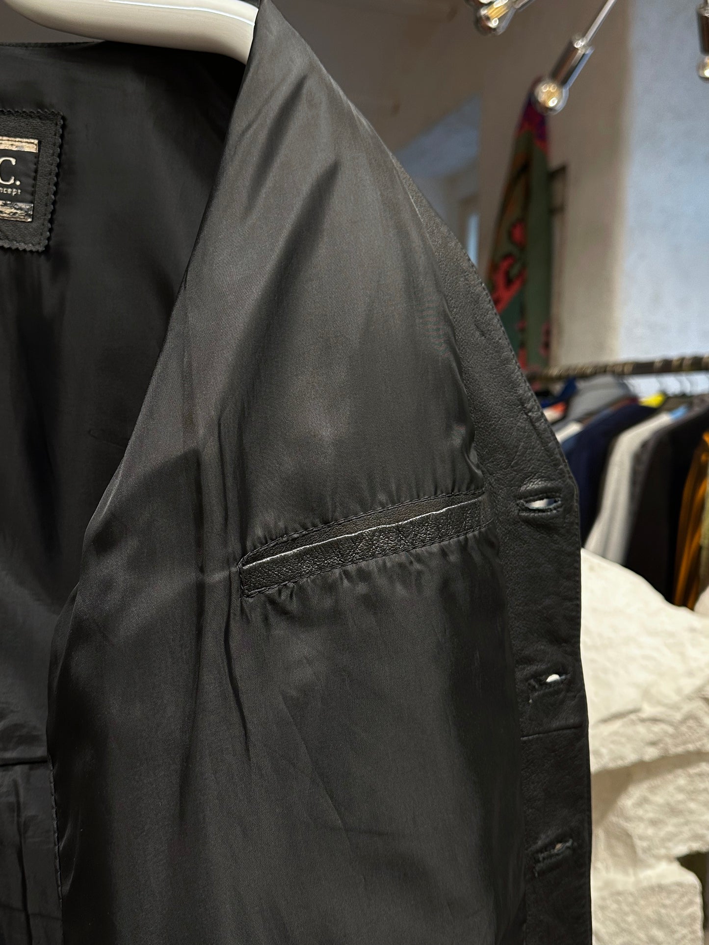 Leather Wool Cardigan レザー ニット 
カーディガン Black 黒 エルボーパッチ Toto Vintage store Vintage clothing Praha Prague プラハ 古着屋 古着 ユーロ古着 ヨーロッパ古着 古着卸 フランス買い付け