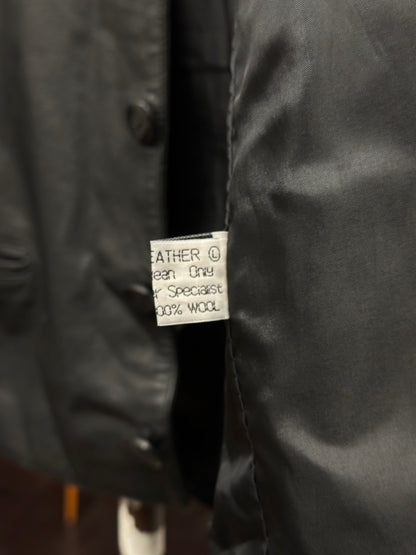 Leather Wool Cardigan レザー ニット 
カーディガン Black 黒 エルボーパッチ Toto Vintage store Vintage clothing Praha Prague プラハ 古着屋 古着 ユーロ古着 ヨーロッパ古着 古着卸 フランス買い付け