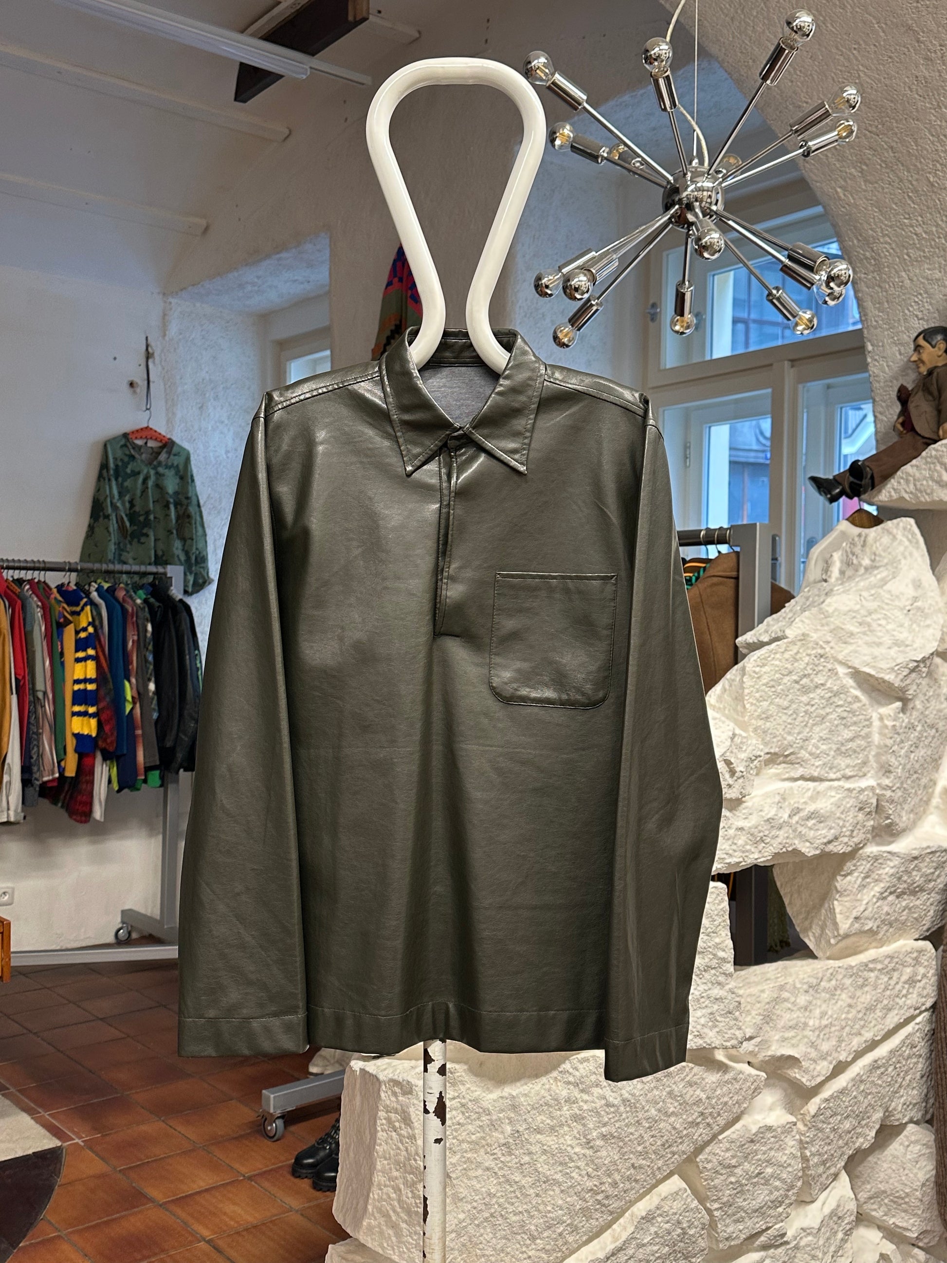 Leather pullover smock レザー スモック プルオーバー Toto Vintage store Vintage clothing Praha Prague プラハ 古着屋 古着 ユーロ古着 ヨーロッパ古着 古着卸 フランス買い付け