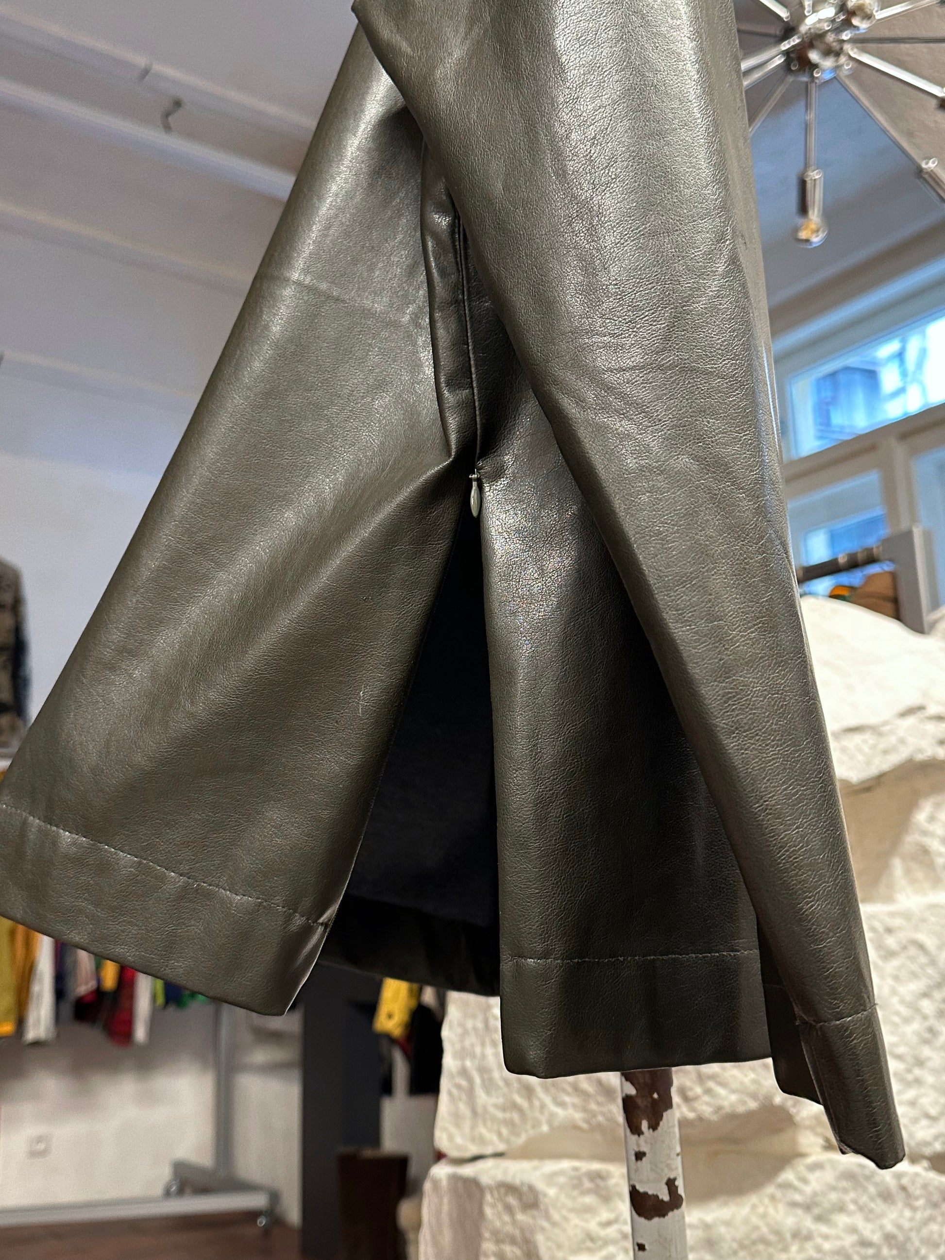 Leather pullover smock レザー スモック プルオーバー Toto Vintage store Vintage clothing Praha Prague プラハ 古着屋 古着 ユーロ古着 ヨーロッパ古着 古着卸 フランス買い付け