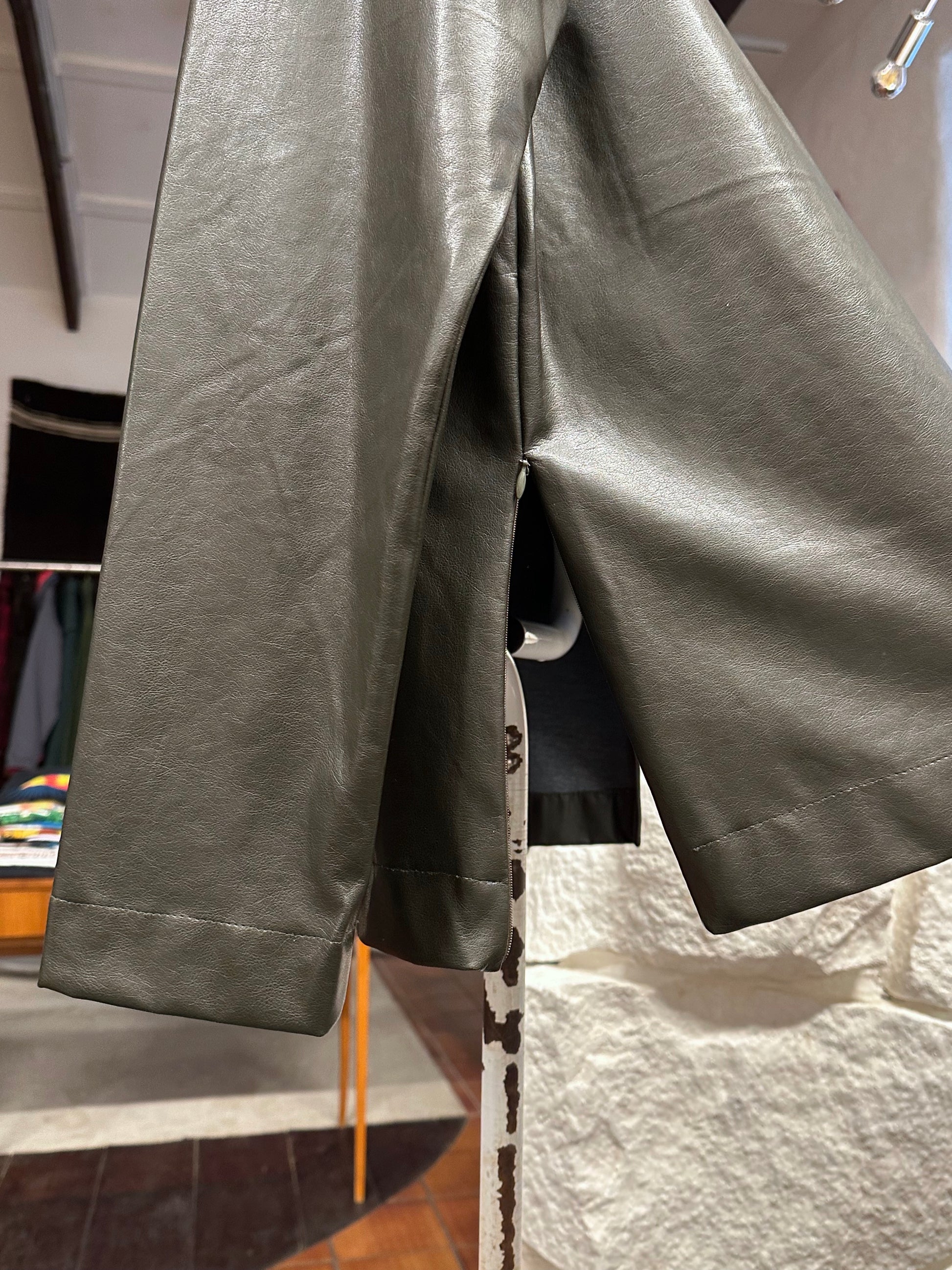 Leather pullover smock レザー スモック プルオーバー Toto Vintage store Vintage clothing Praha Prague プラハ 古着屋 古着 ユーロ古着 ヨーロッパ古着 古着卸 フランス買い付け