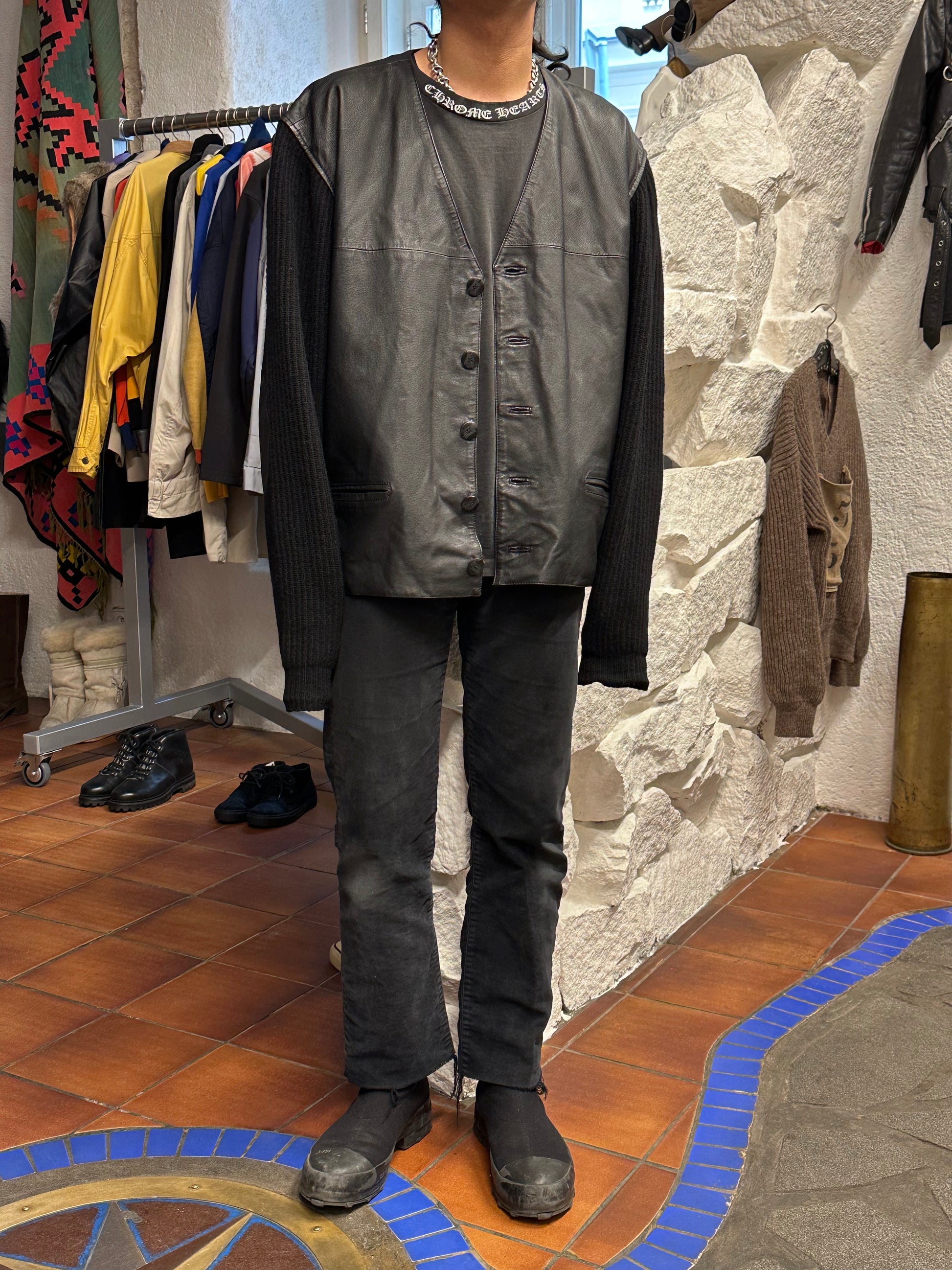 Leather Wool Cardigan レザー ニット 
カーディガン Black 黒 エルボーパッチ Toto Vintage store Vintage clothing Praha Prague プラハ 古着屋 古着 ユーロ古着 ヨーロッパ古着 古着卸 フランス買い付け