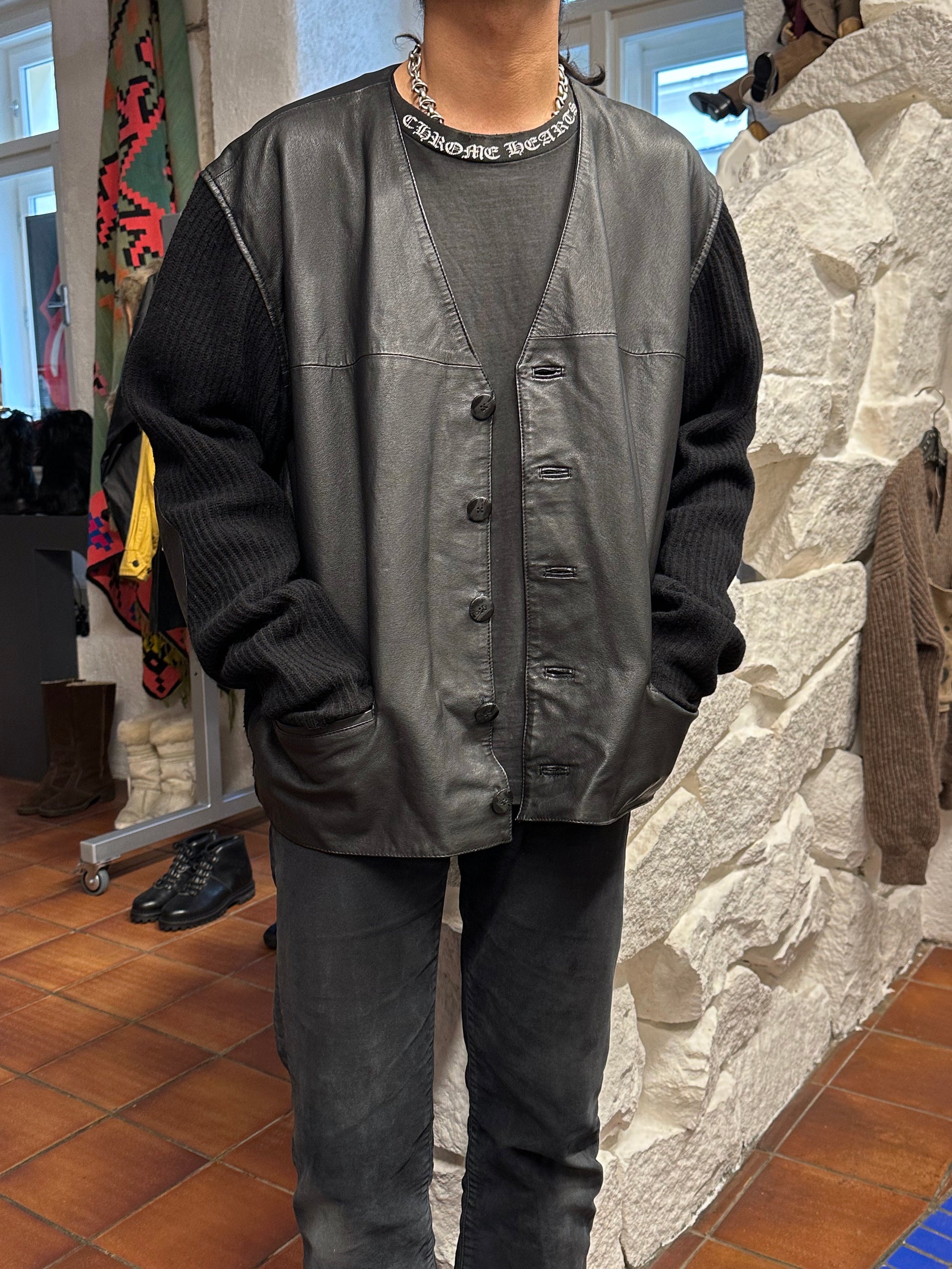 Leather Wool Cardigan レザー ニット 
カーディガン Black 黒 エルボーパッチ Toto Vintage store Vintage clothing Praha Prague プラハ 古着屋 古着 ユーロ古着 ヨーロッパ古着 古着卸 フランス買い付け