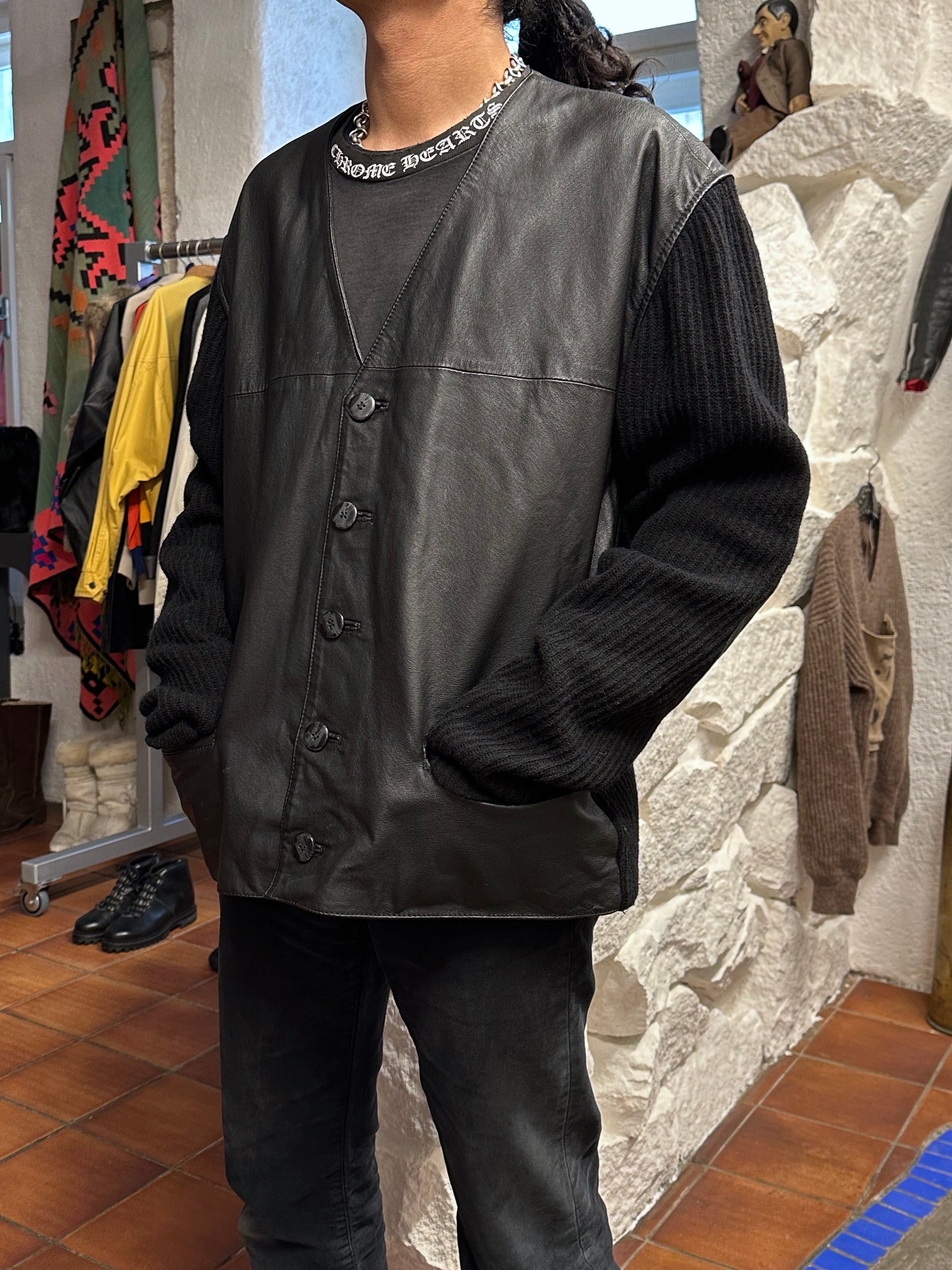 Leather Wool Cardigan レザー ニット 
カーディガン Black 黒 エルボーパッチ Toto Vintage store Vintage clothing Praha Prague プラハ 古着屋 古着 ユーロ古着 ヨーロッパ古着 古着卸 フランス買い付け